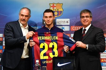 BARCELONA, SPAIN - AUGUST 10:  (L-R) FC Barcelona Sport Director Andoni Zubizarreta, Thomas Vermaelen and FC Barcelona Vice-President Jordi Mestre as Thomas Vermaelen is unveiled as a new player for FC Barcelona at the Camp Nou stadium on August 10, 2014 