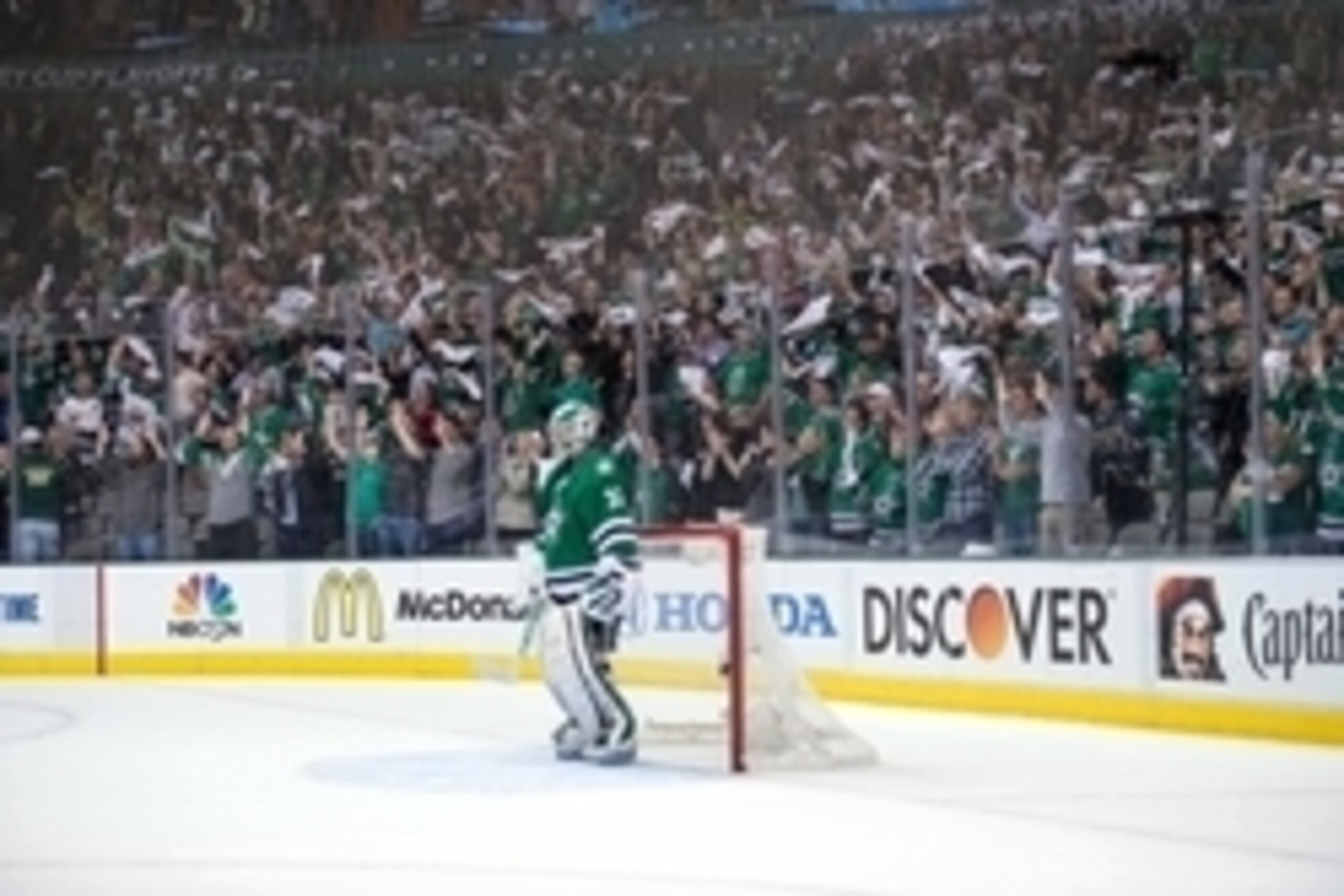Apr 21, 2014; Dallas, TX, USA; The Dallas Stars fans give goalie Kari Lehtonen (32) a standing ovation at the end of the game against the Anaheim Ducks during the third period in game three of the first round of the 2014 Stanley Cup Playoffs at American A