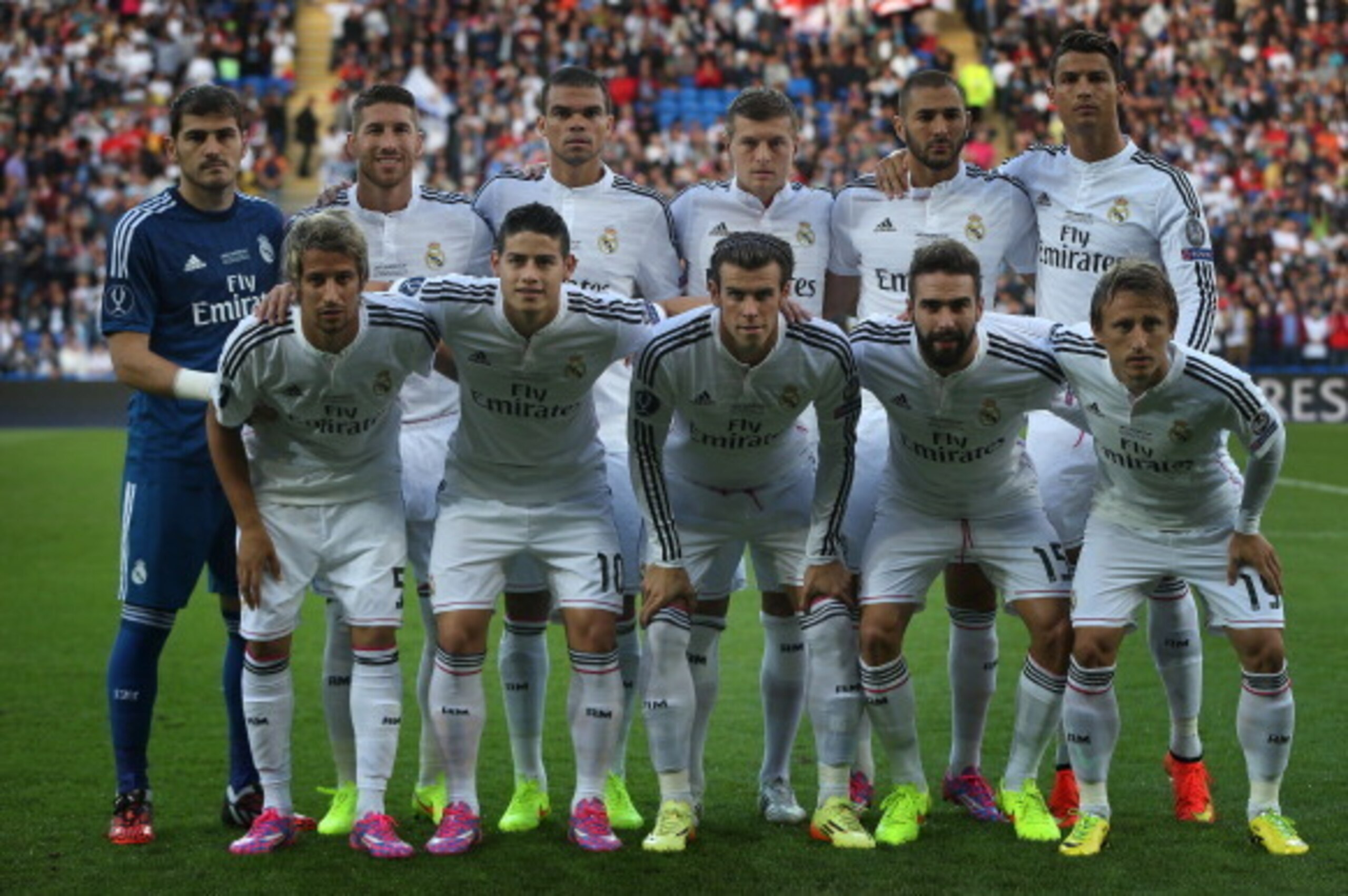 CARDIFF, WALES - AUGUST 12:  Real Madrid pose for a group photograph during the UEFA Super Cup match between  Real Madrid and Sevilla at Cardiff City Stadium on August 12, 2014 Cardiff, Wales. (Photo by Ian MacNicol/Getty Images)