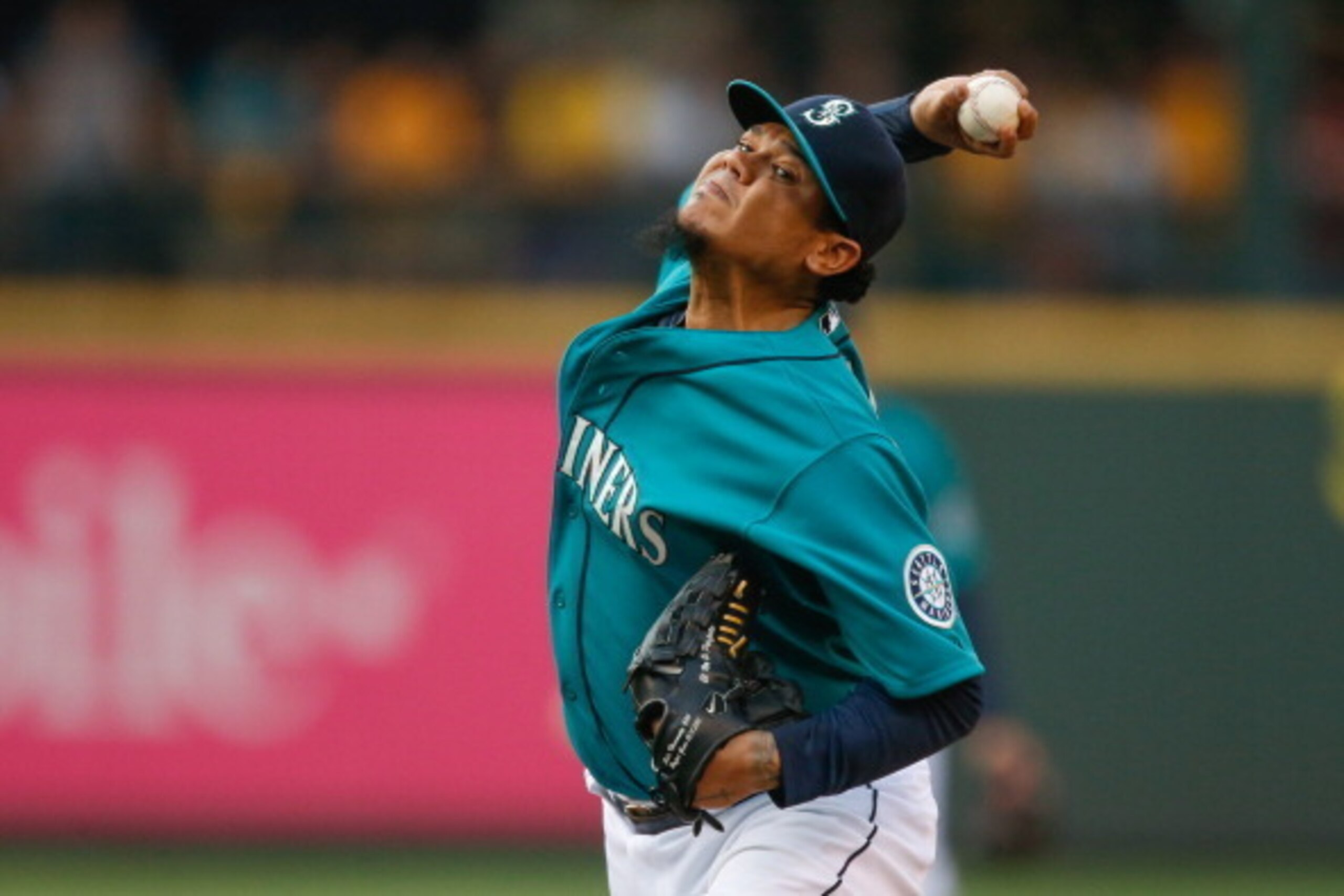SEATTLE, WA - AUGUST 11:  Starter Felix Hernandez #34 of the Seattle Mariners pitches against the Toronto Blue Jays in the first inning at Safeco Field on August 11, 2014 in Seattle, Washington.  (Photo by Otto Greule Jr/Getty Images)