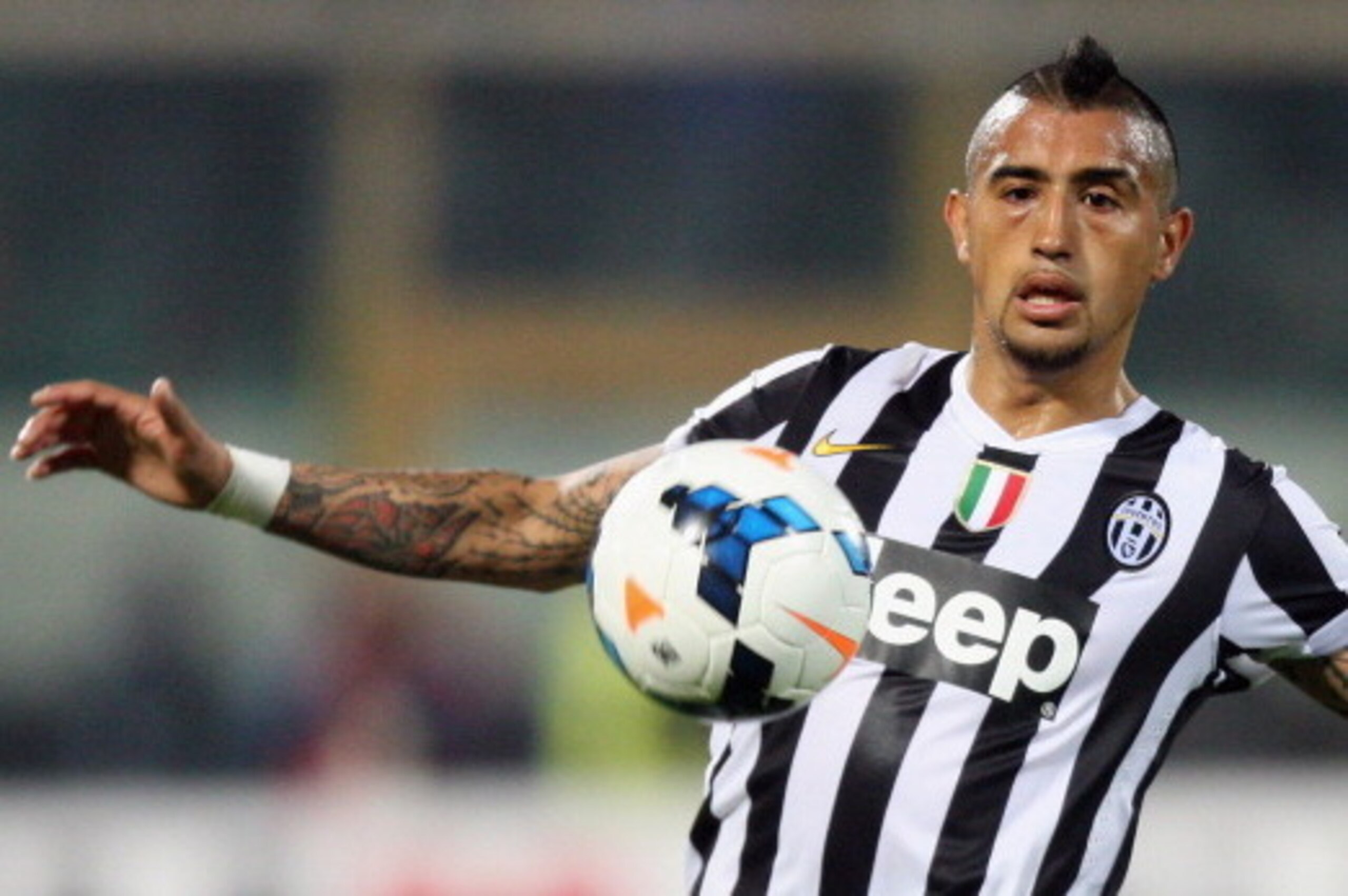 CATANIA, ITALY - MARCH 23:  Arturo Vidal of Juventus during the Serie A match between Calcio Catania and Juventus at Stadio Angelo Massimino on March 23, 2014 in Catania, Italy.  (Photo by Maurizio Lagana/Getty Images)