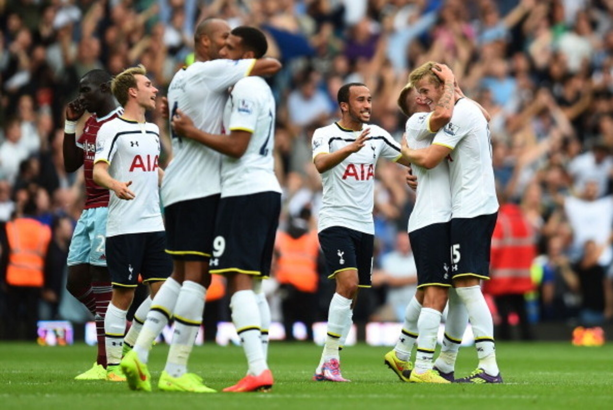 LONDON, ENGLAND - AUGUST 16:  Matchwinning goalscorer Eric Dier (R) of Spurs is congratulated by teammate Lewis Holtby following their team's 1-0 victory during the Barclays Premier League match between West Ham United and Tottenham Hotspur at Boleyn Grou