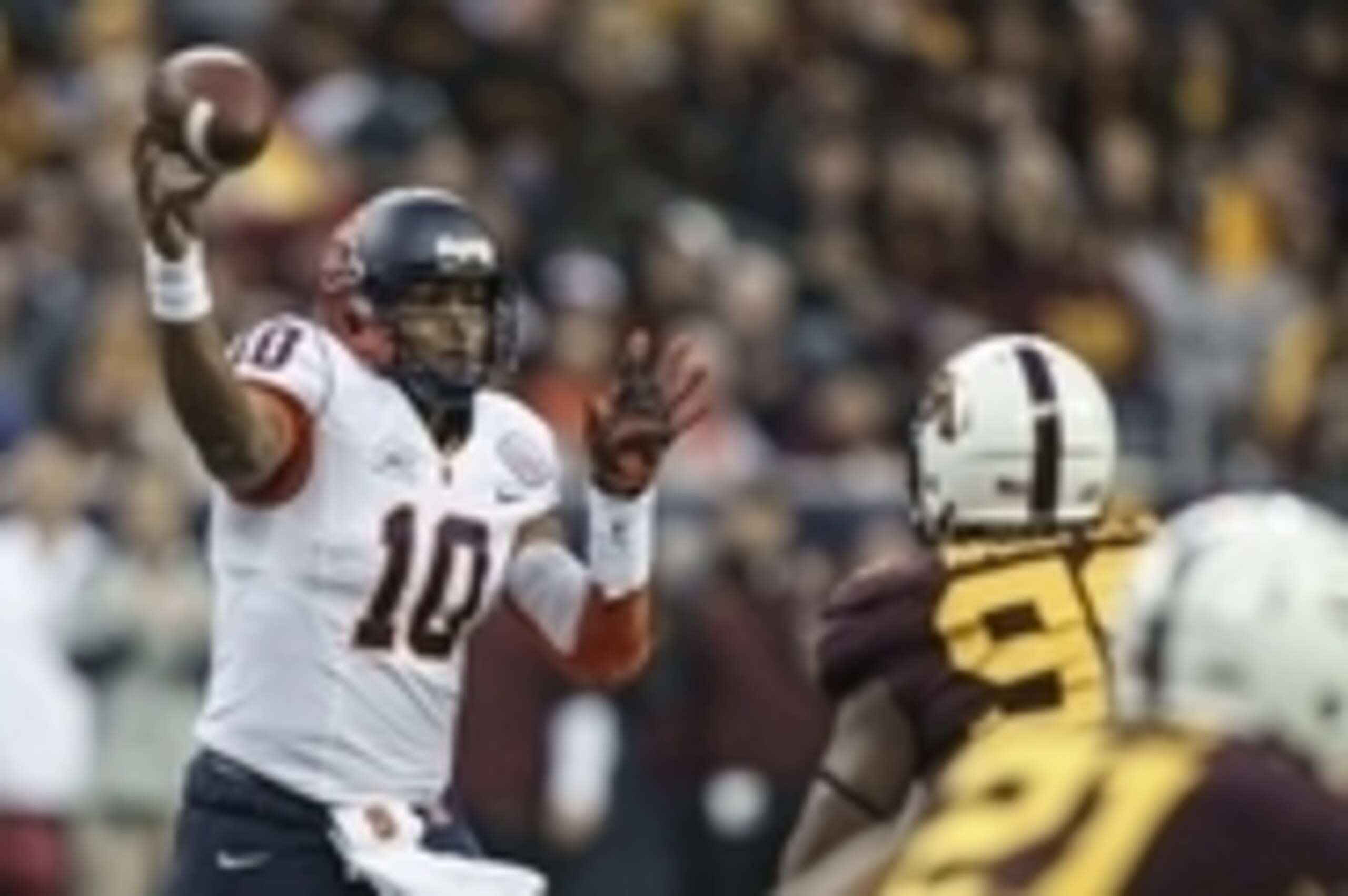 Dec 27, 2013; Houston, TX, USA; Syracuse Orange quarterback Terrel Hunt (10) passes during the first quarter of the Texas Bowl against the Minnesota Golden Gophers at Reliant Stadium . Mandatory Credit: Troy Taormina-USA TODAY Sports