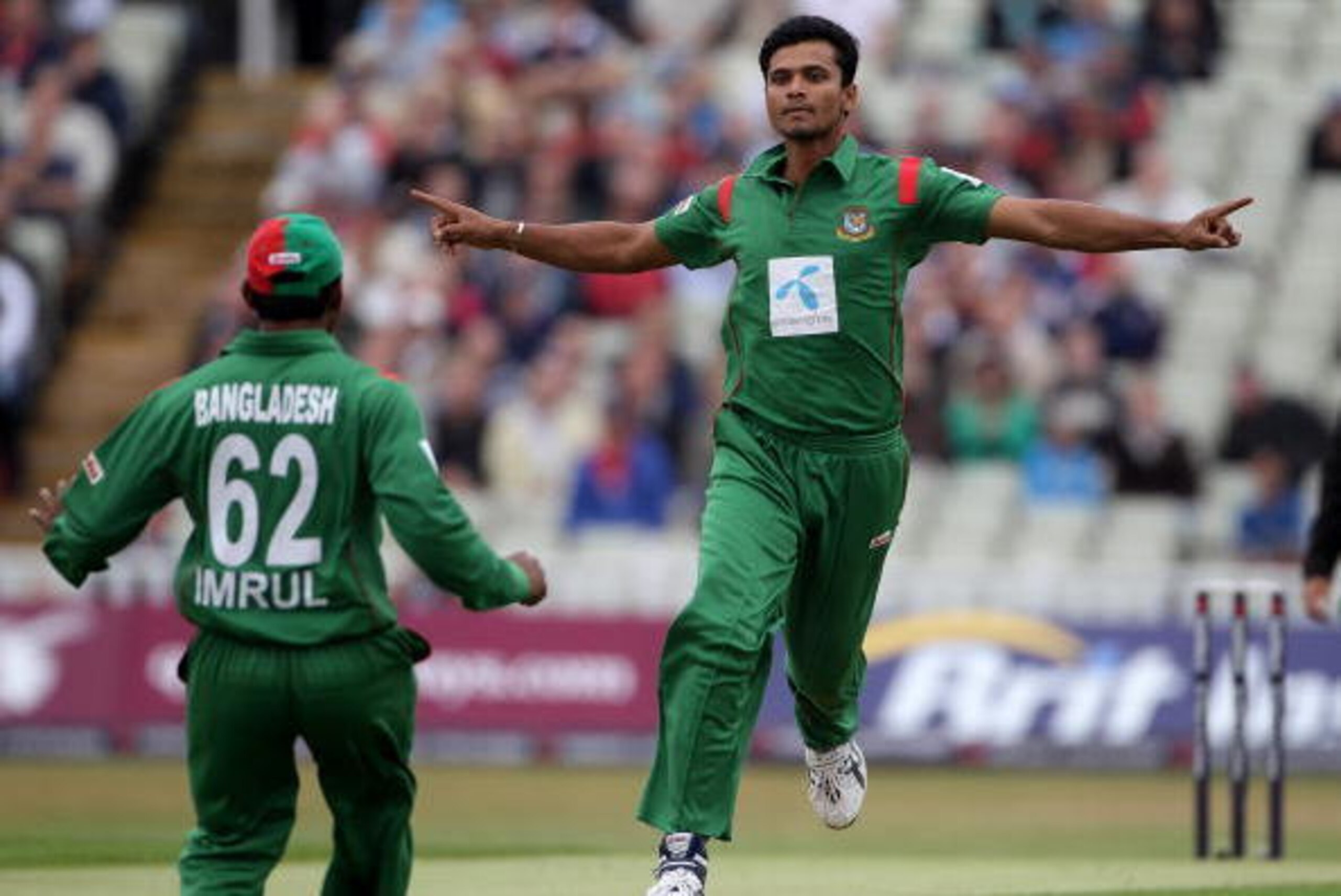 BIRMINGHAM, ENGLAND - JULY 12:  Mashrafe Mortaza of Bangladesh celebrates taking the wicket of Craig Kieswetter of England during the NatWest One Day International match between England and Bangladesh at Edgbaston on July 12, 2010 in Birmingham, England. 