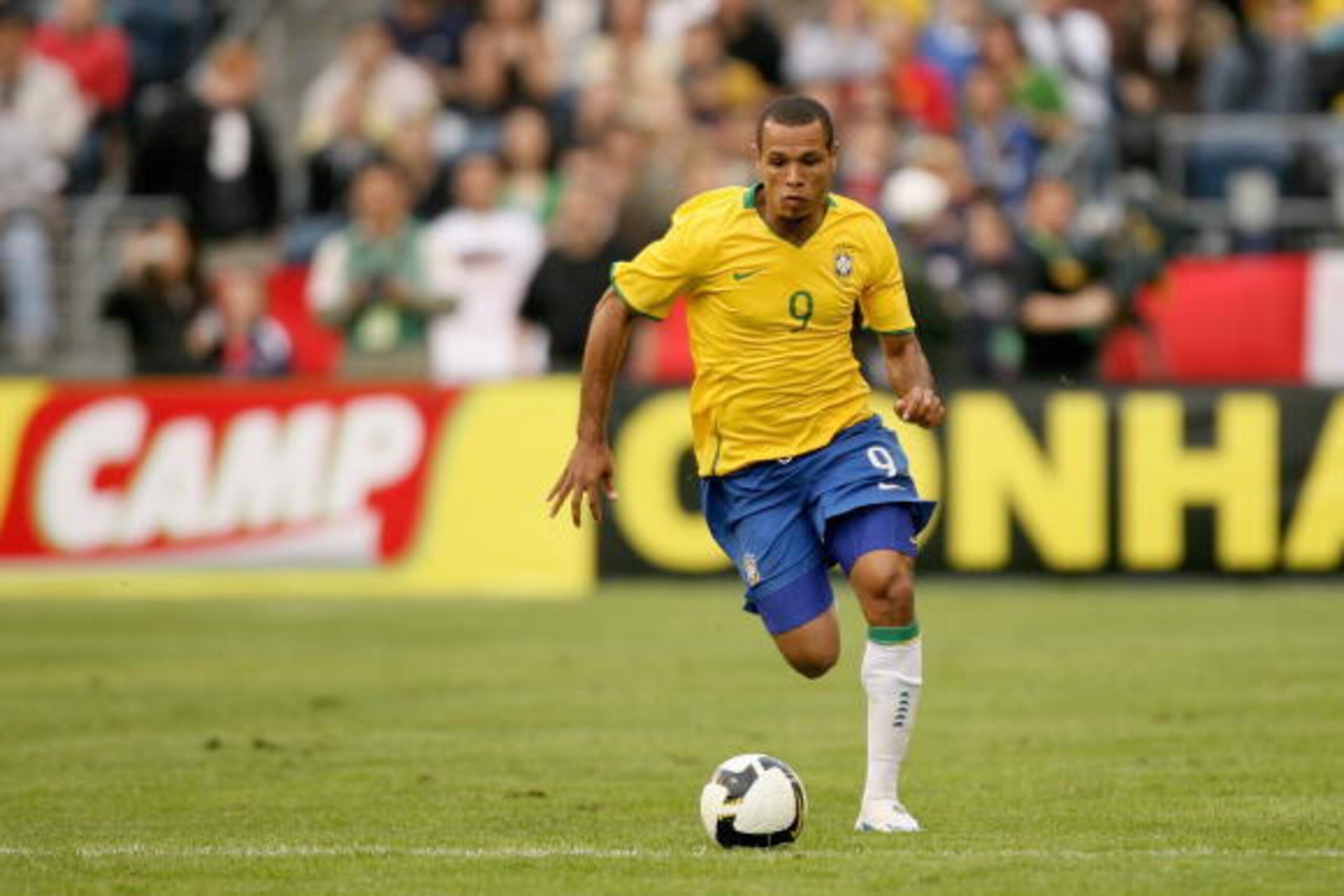 SEATTLE - MAY 31: Luis Fabiano #9 of Brazil advances the ball against Canada on May 31, 2008 at Qwest Field in Seattle, Washington. Brazil defeated Canada 3-2. (Photo by Otto Greule Jr/Getty Images) SEATTLE - MAY 31: Luis Fabiano #9 of Brazil advances the ball against Canada on May 31, 2008 at Qwest Field in Seattle, Washington. Brazil defeated Canada 3-2. (Photo by Otto Greule Jr/Getty Images)