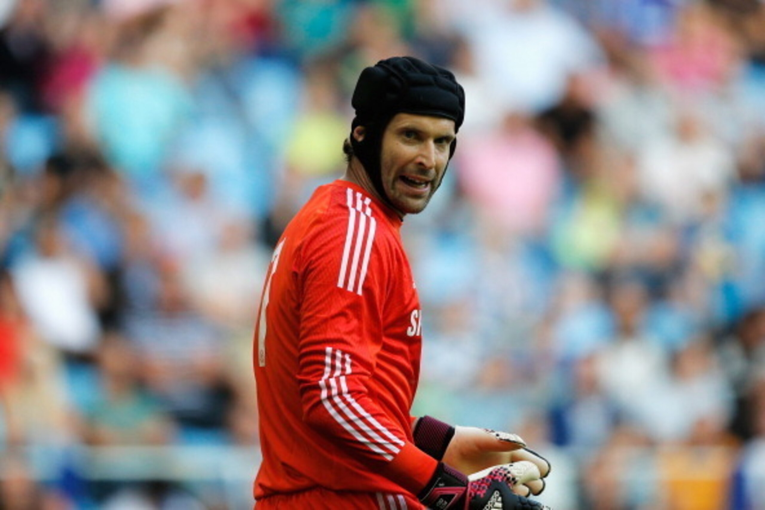 ARNHEM, NETHERLANDS - JULY 30:  Goalkeeper, Petr Cech of Chelsea looks on during the pre season friendly match between Vitesse Arnhem and Chelsea at the Gelredome Stadium on July 30, 2014 in Arnhem, Netherlands.  (Photo by Dean Mouhtaropoulos/Getty Images