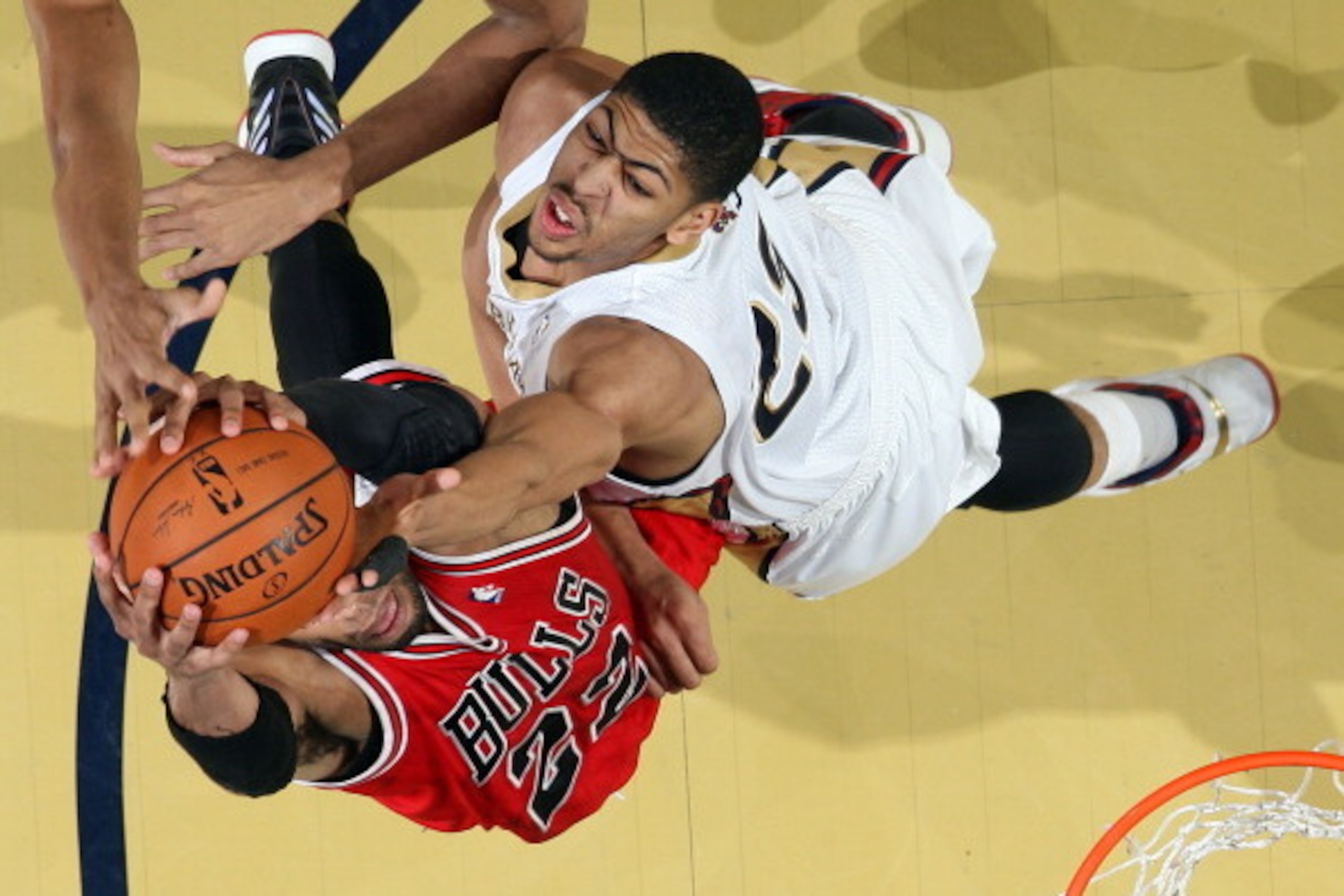 NEW ORLEANS, LA - FEBRUARY 1: Anthony Davis #23 of the New Orleans Pelicans blocks a shot against the Chicago Bulls on February 1, 2014 at the New Orleans Arena in New Orleans, Louisiana. NOTE TO USER: User expressly acknowledges and agrees that, by downl