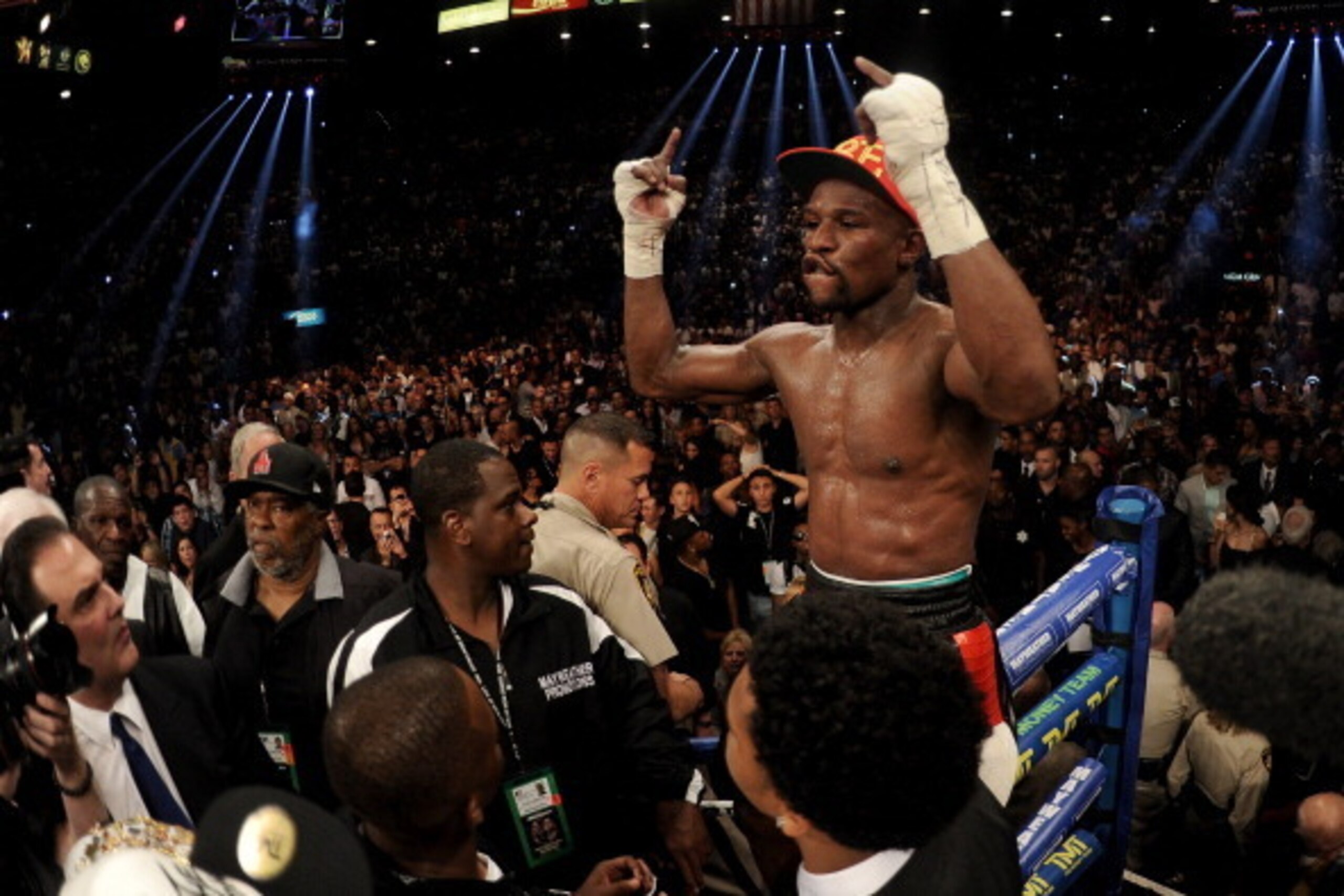 LAS VEGAS, NV - MAY 03:  Floyd Mayweather Jr. celebrates after defeating Marcos Maidana by majority decision in their WBC/WBA welterweight unification fight at the MGM Grand Garden Arena on May 3, 2014 in Las Vegas, Nevada.  (Photo by Harry How/Getty Imag