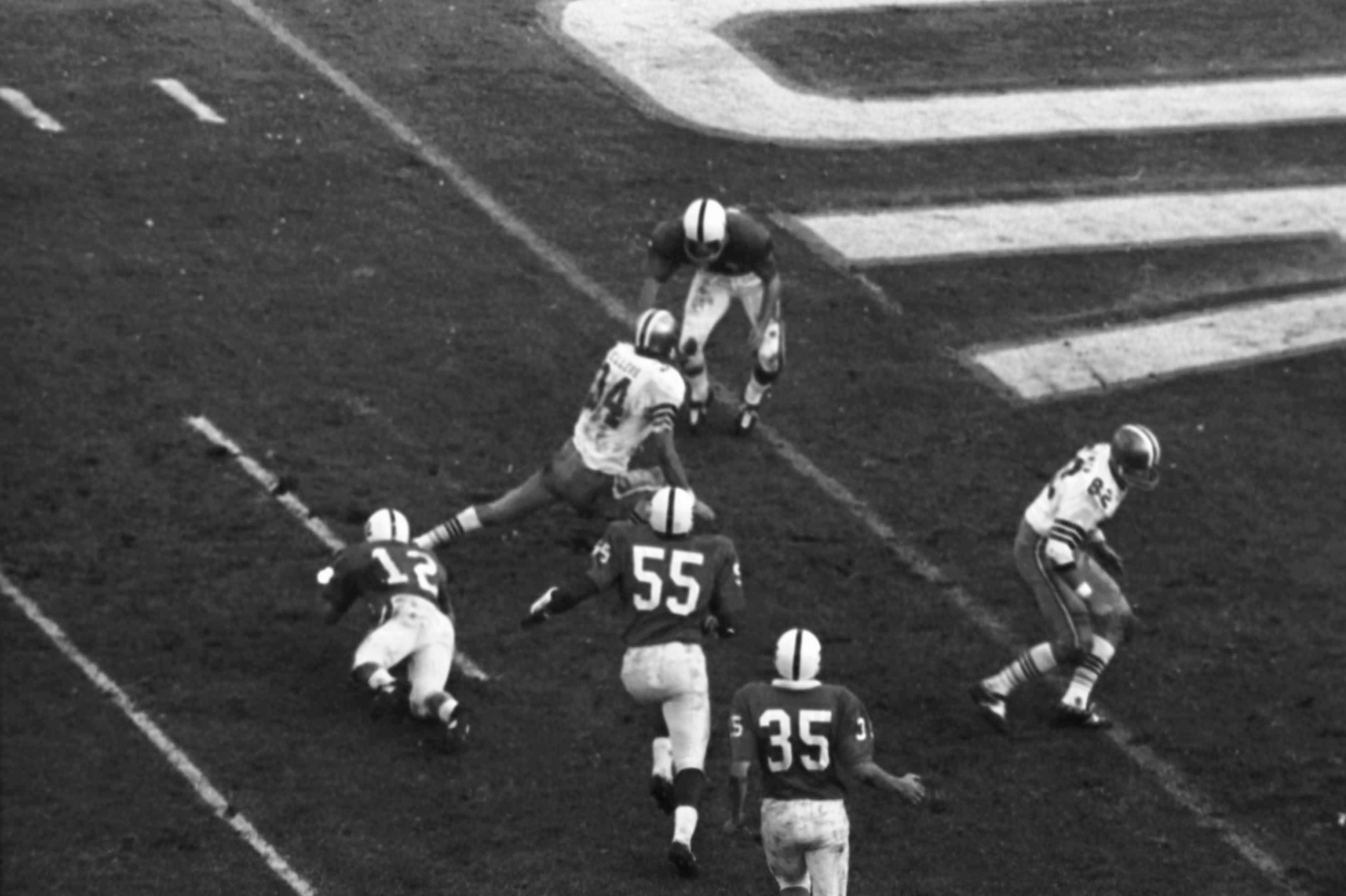 Ron Sellers cuts toward the end zone against Penn State in 1967 Gator Bowl.