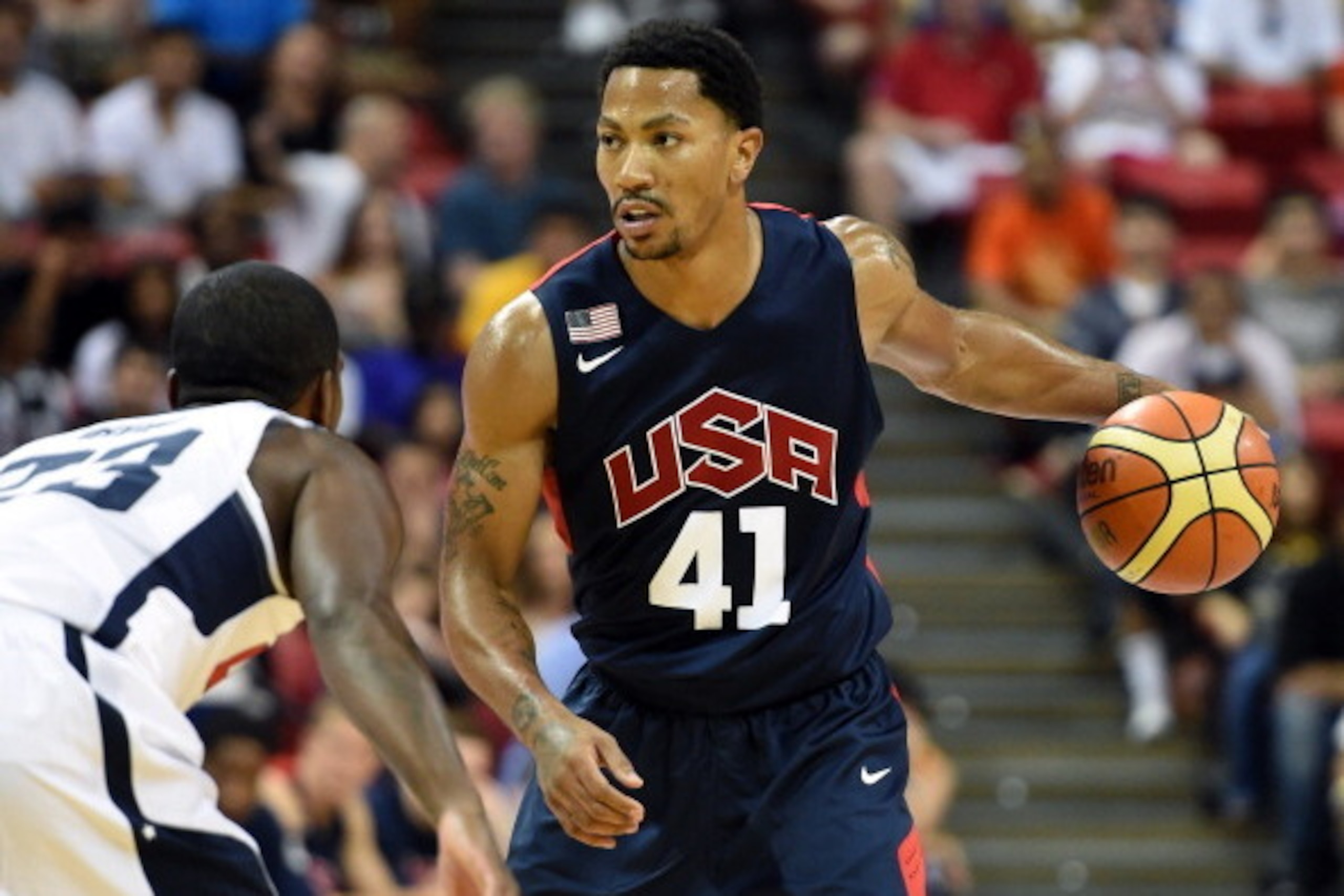 LAS VEGAS, NV - AUGUST 01: Derrick Rose #41 of the 2014 USA Basketball Men's National Team brings the ball up the court during a USA Basketball showcase at the Thomas & Mack Center on August 1, 2014 in Las Vegas, Nevada. (Photo by Ethan Miller/Getty Ima LAS VEGAS, NV - AUGUST 01: Derrick Rose #41 of the 2014 USA Basketball Men's National Team brings the ball up the court during a USA Basketball showcase at the Thomas & Mack Center on August 1, 2014 in Las Vegas, Nevada. (Photo by Ethan Miller/Getty Ima