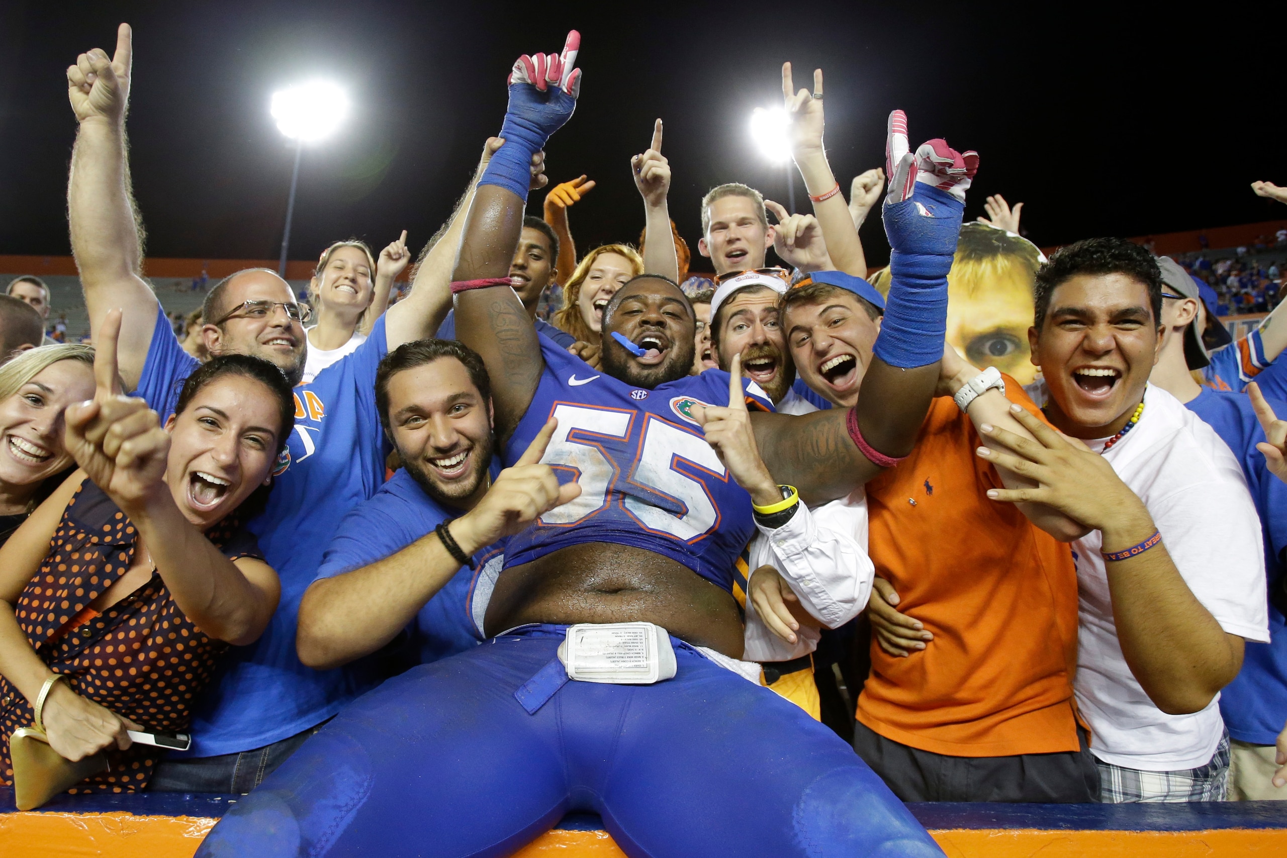 Darious Cummings celebrates after a Florida win over Arkansas.