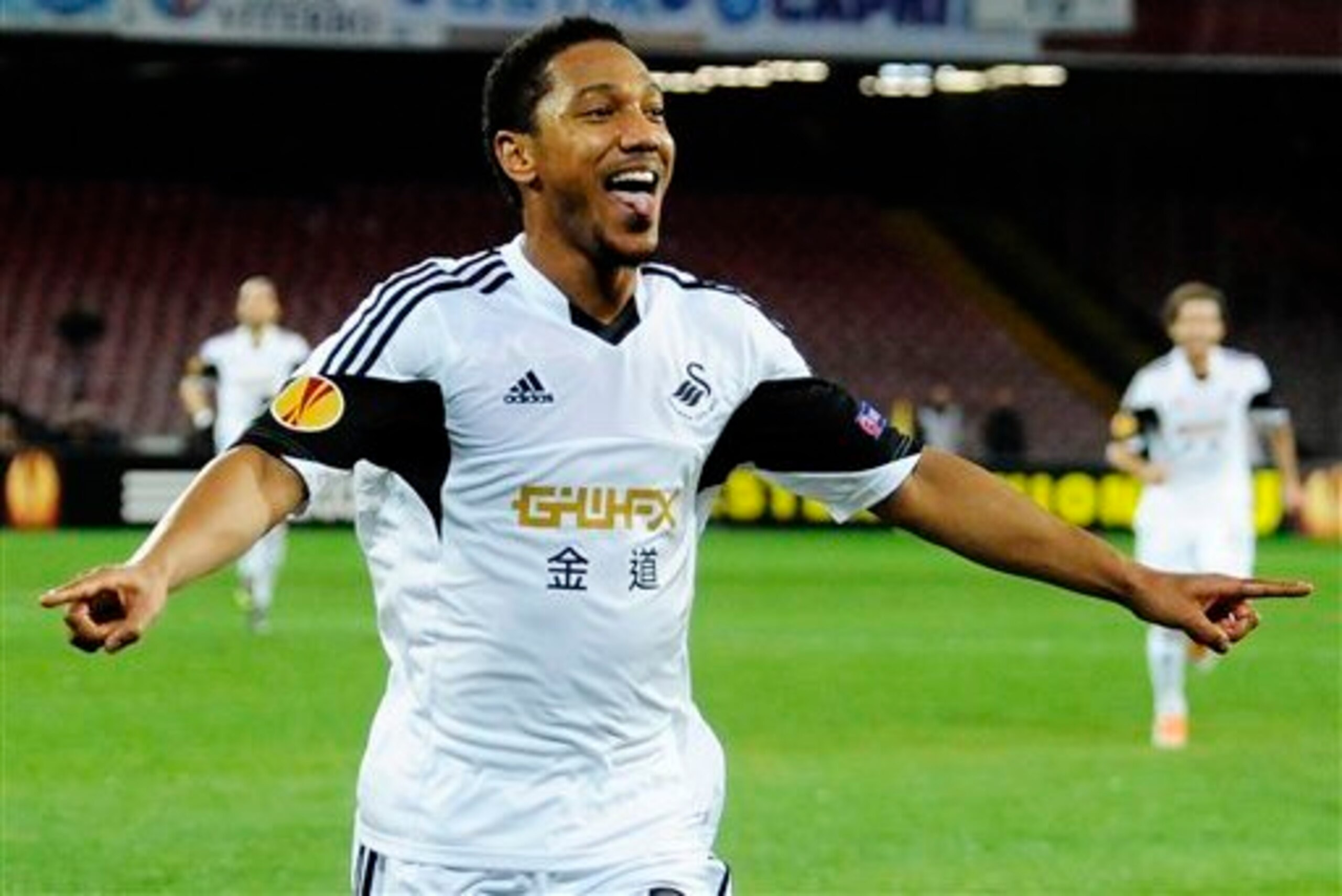 Jonathan De Guzman should add some more quality in midfield for Napoli.
