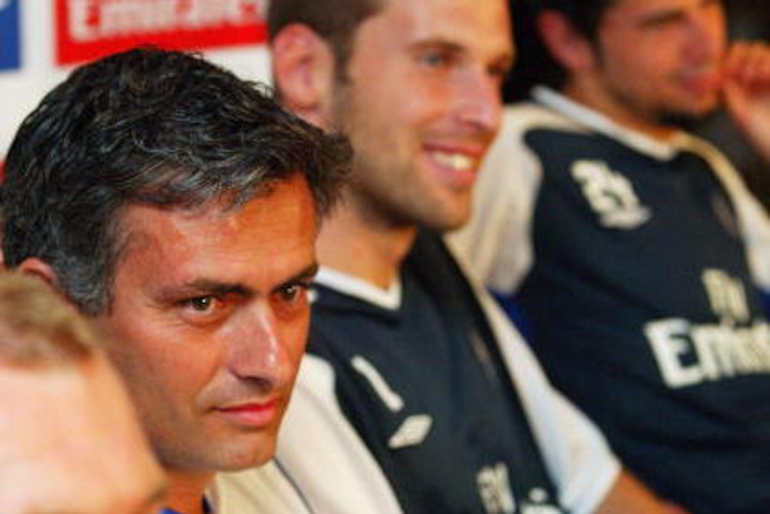 LONDON - JULY 20: Chelsea Manager Jose Mourinho sits  with his new signing's Arjan Robben, Petr Cech and Mateja Kezman during a Chelsea Press Conference at the Holiday Inn Hotel on July 20, 2004 in London. (Photo by Christopher Lee/Getty Images)