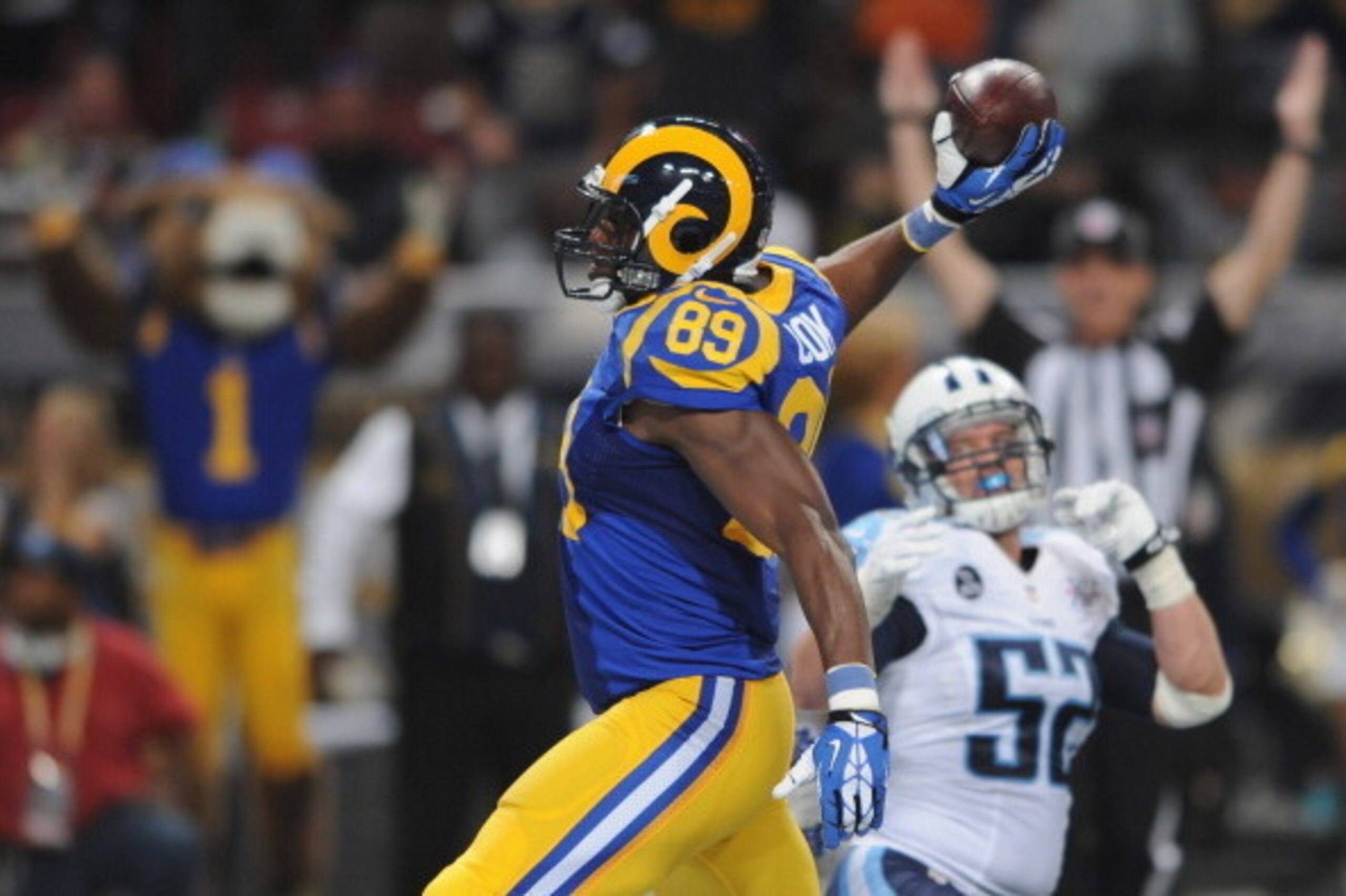 ST. LOUIS, MO - NOVEMBER 3: Jared Cook #89 of St. Louis Rams celebrates a third quarter touchdown against the Tennessee Titans at the Edward Jones Dome on November 3, 2013 in St. Louis, Missouri.  (Photo by Michael Thomas/Getty Images)