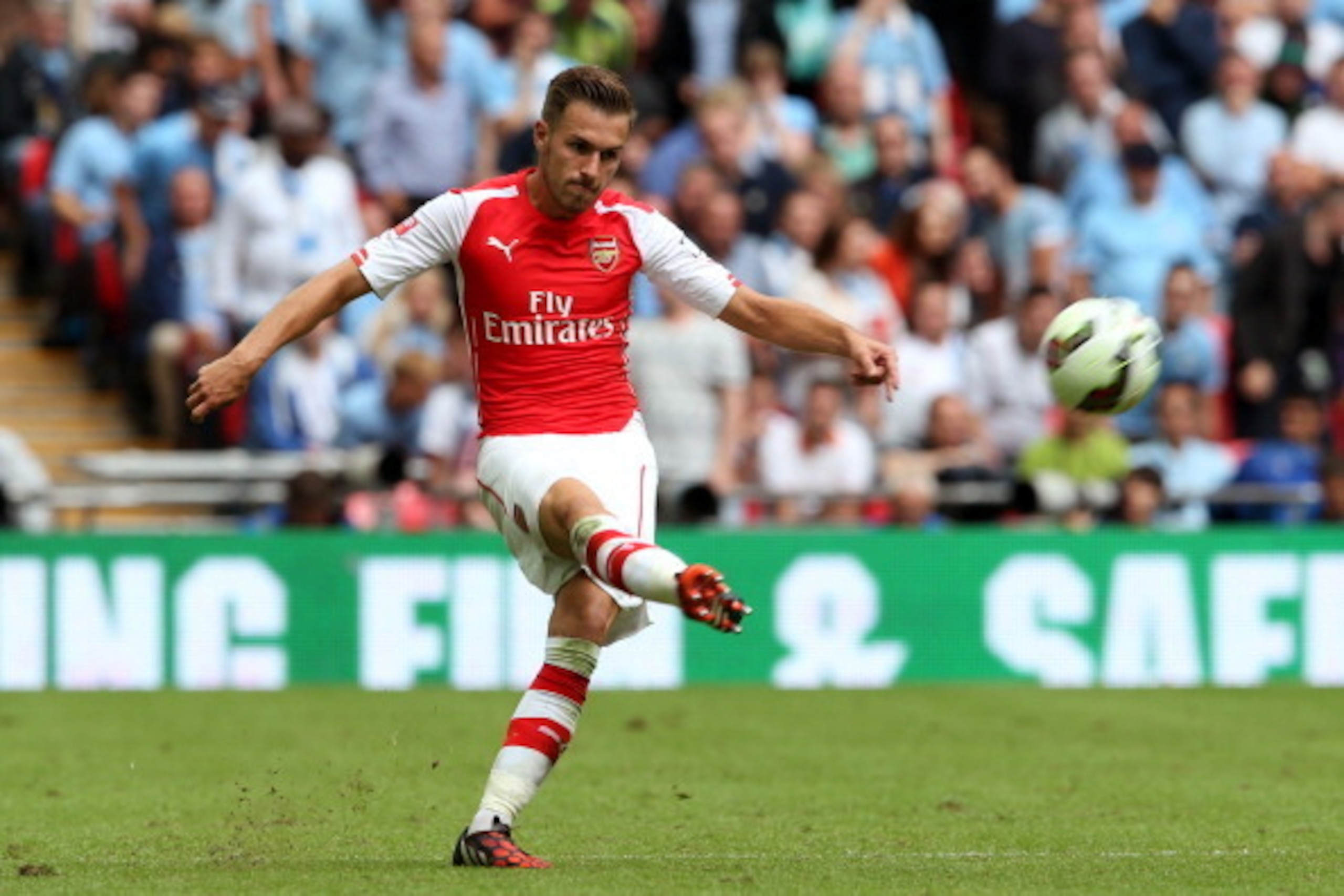 LONDON, ENGLAND - AUGUST 10: Aaron Ramsey of Arsenal in action during the FA Community Shield match between Manchester City and Arsenal at Wembley Stadium on August 10, 2014 in London, England. (Photo by David Rogers/Getty Images) LONDON, ENGLAND - AUGUST 10: Aaron Ramsey of Arsenal in action during the FA Community Shield match between Manchester City and Arsenal at Wembley Stadium on August 10, 2014 in London, England. (Photo by David Rogers/Getty Images)