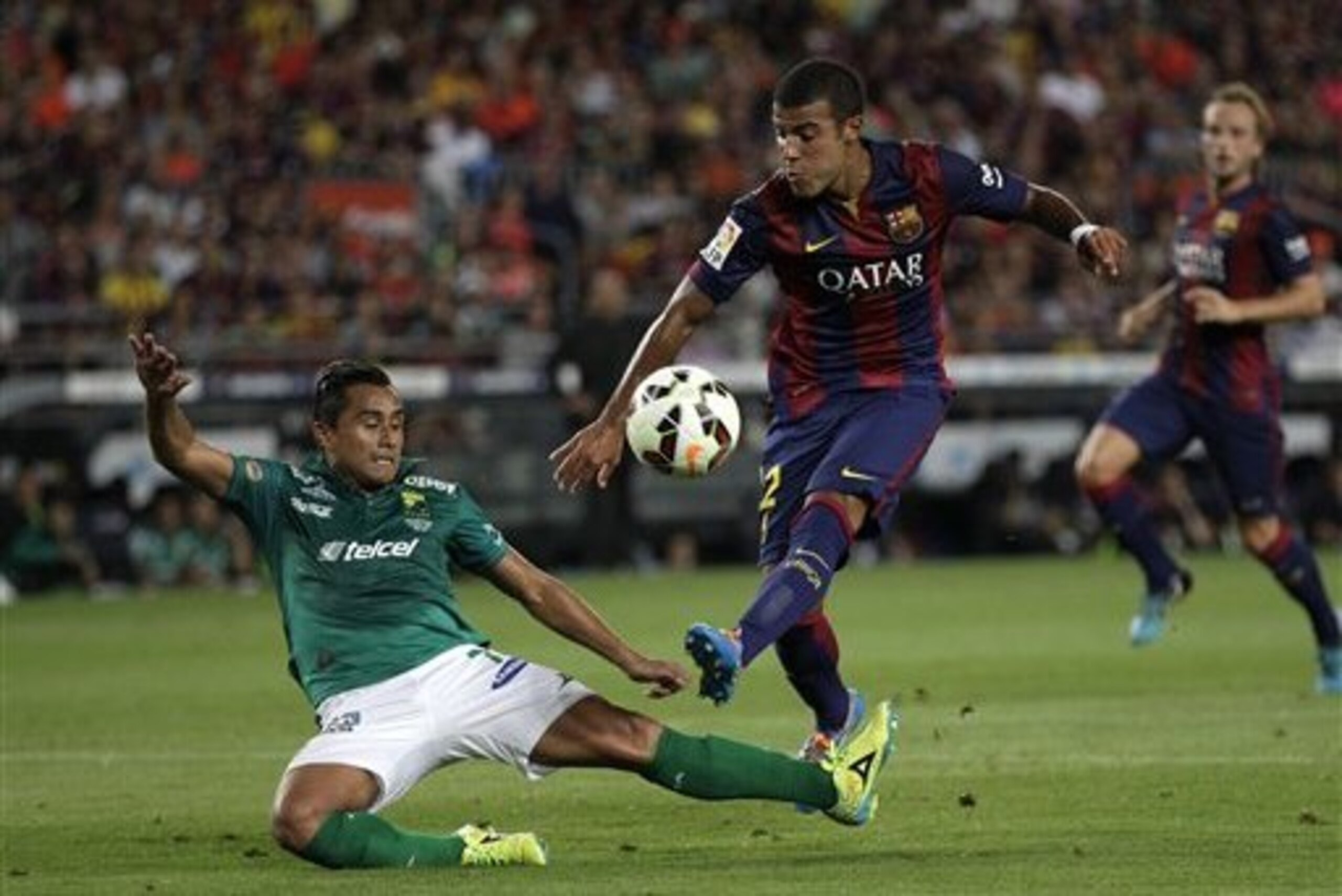 Rafinha in action for Barca.