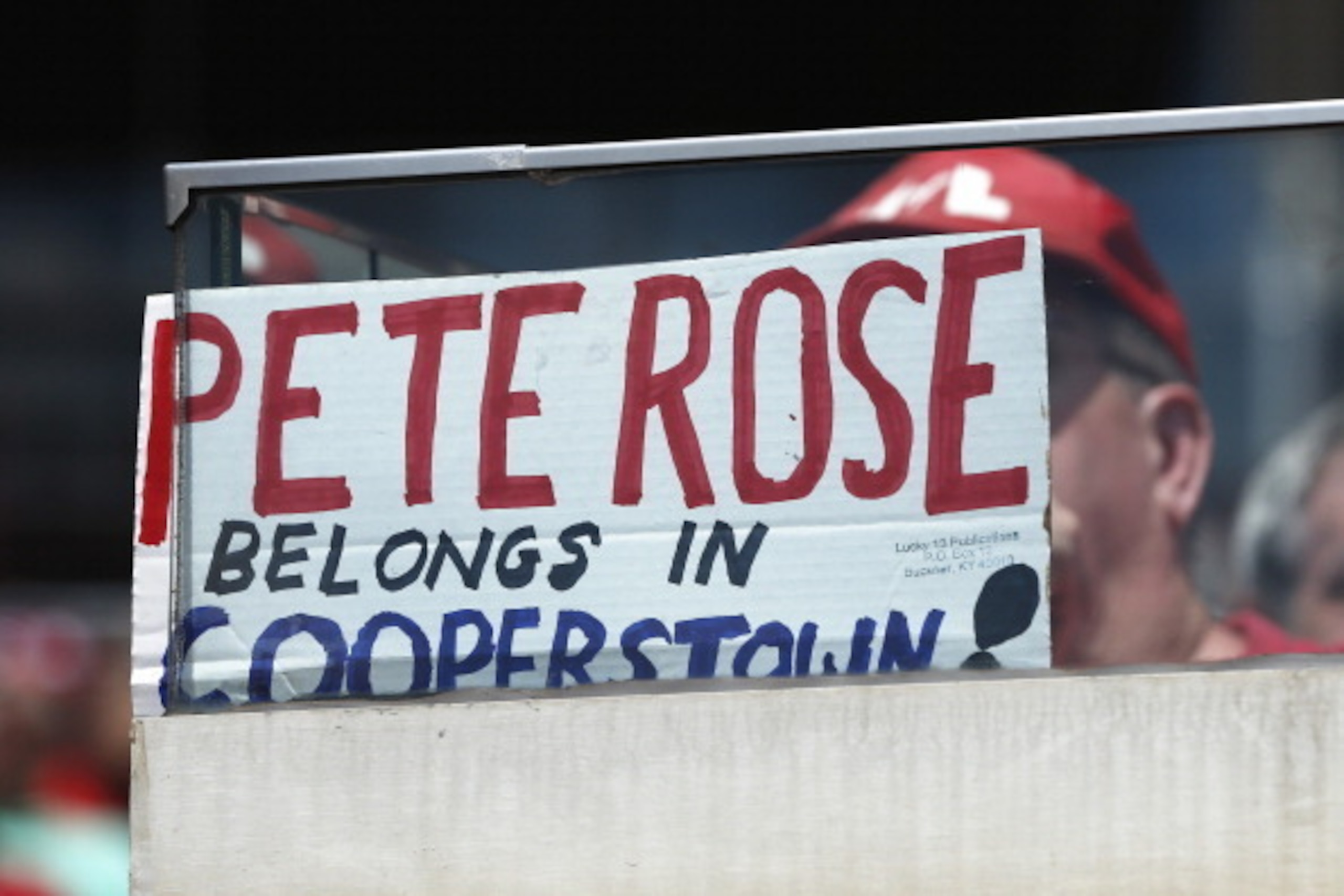 CINCINNATI, OH - AUGUST 13: A Cincinnati Reds fan displays a sign in support of former Red Pete Rose during the game against the Boston Red Sox at Great American Ball Park on August 13, 2014 in Cincinnati, Ohio. The Red Sox won 5-4. (Photo by Joe Robbins/