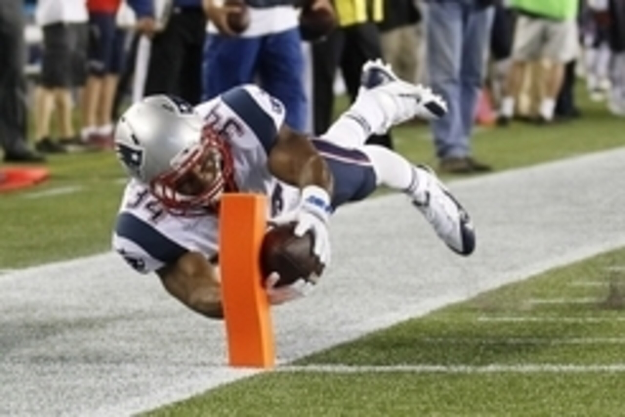 Aug 22, 2014; Foxborough, MA, USA; New England Patriots running back Shane Vereen (34) dives for a touchdown during the third quarter against the Carolina Panthers at Gillette Stadium. Mandatory Credit: Stew Milne-USA TODAY Sports Aug 22, 2014; Foxborough, MA, USA; New England Patriots running back Shane Vereen (34) dives for a touchdown during the third quarter against the Carolina Panthers at Gillette Stadium. Mandatory Credit: Stew Milne-USA TODAY Sports