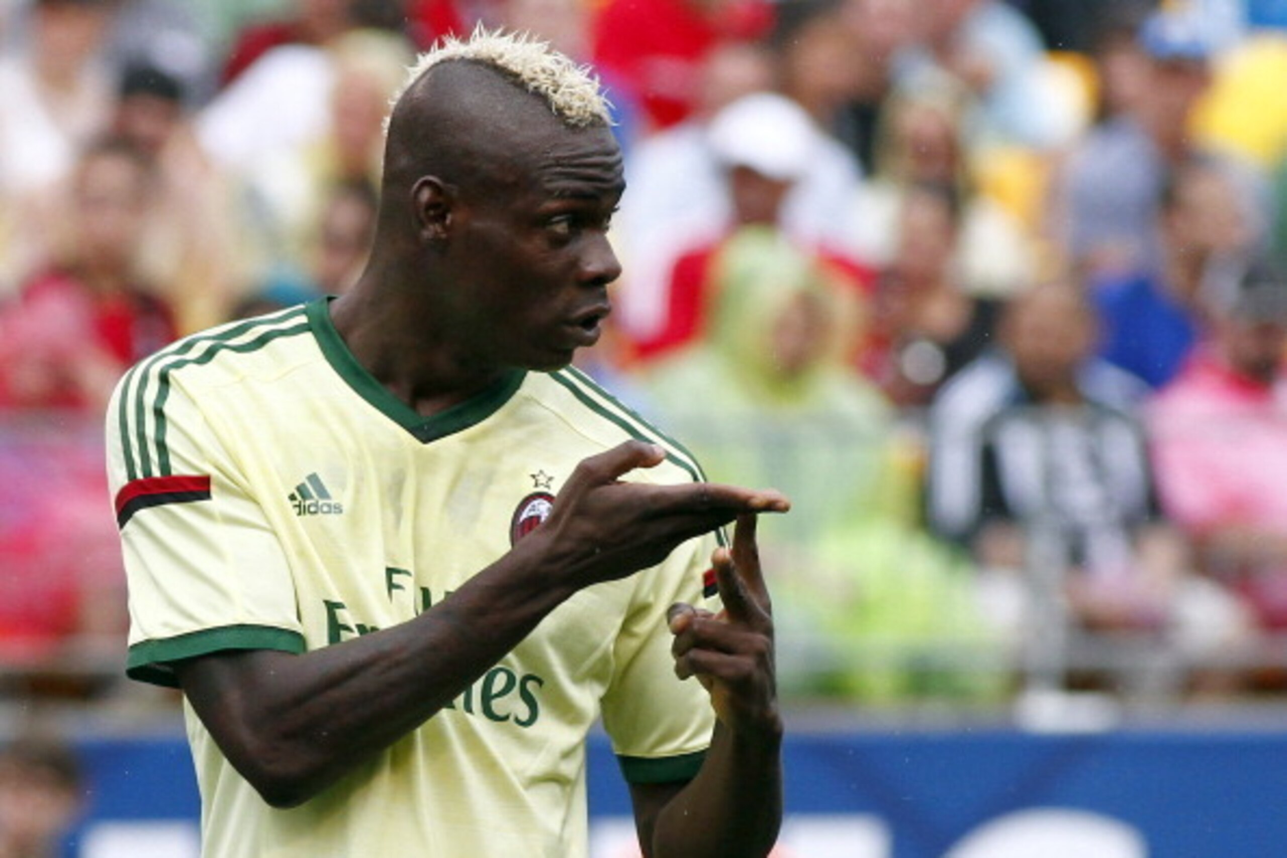 PITTSBURGH, PA - JULY 27: Mario Balotelli #45 of AC Milan signals to teammates against Manchester City during International Champions Cup 2014 at Heinz Field on July 27, 2014 in Pittsburgh, Pennsylvania. (Photo by Justin K. Aller/Getty Images) PITTSBURGH, PA - JULY 27: Mario Balotelli #45 of AC Milan signals to teammates against Manchester City during International Champions Cup 2014 at Heinz Field on July 27, 2014 in Pittsburgh, Pennsylvania. (Photo by Justin K. Aller/Getty Images)