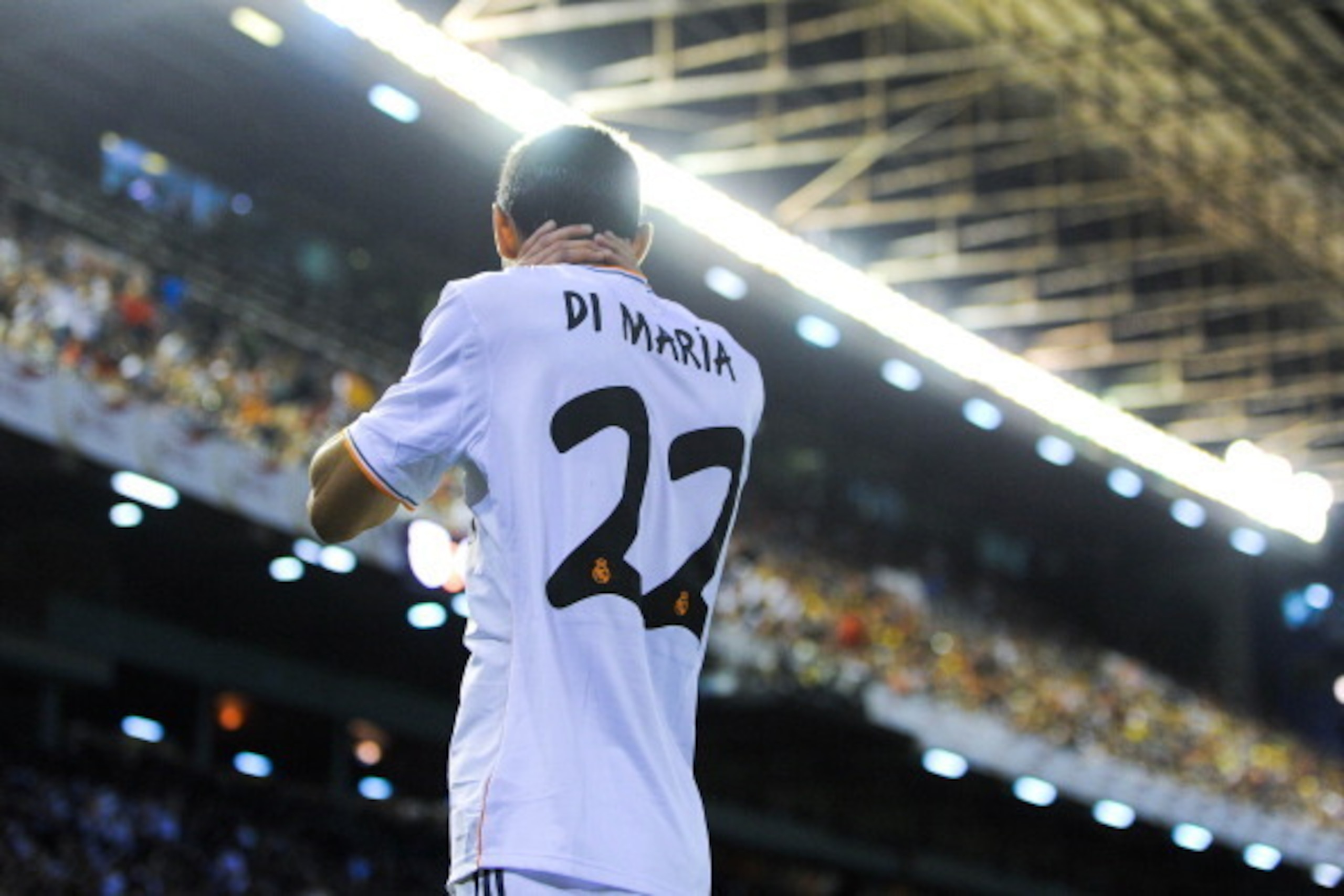 VALENCIA, SPAIN - APRIL 16:  Angel Di Maria of Real Madrid CF reacts during the Copa del Rey Final between Real Madrid and FC Barcelona at Estadio Mestalla on April 16, 2014 in Valencia, Spain.  (Photo by David Ramos/Getty Images)