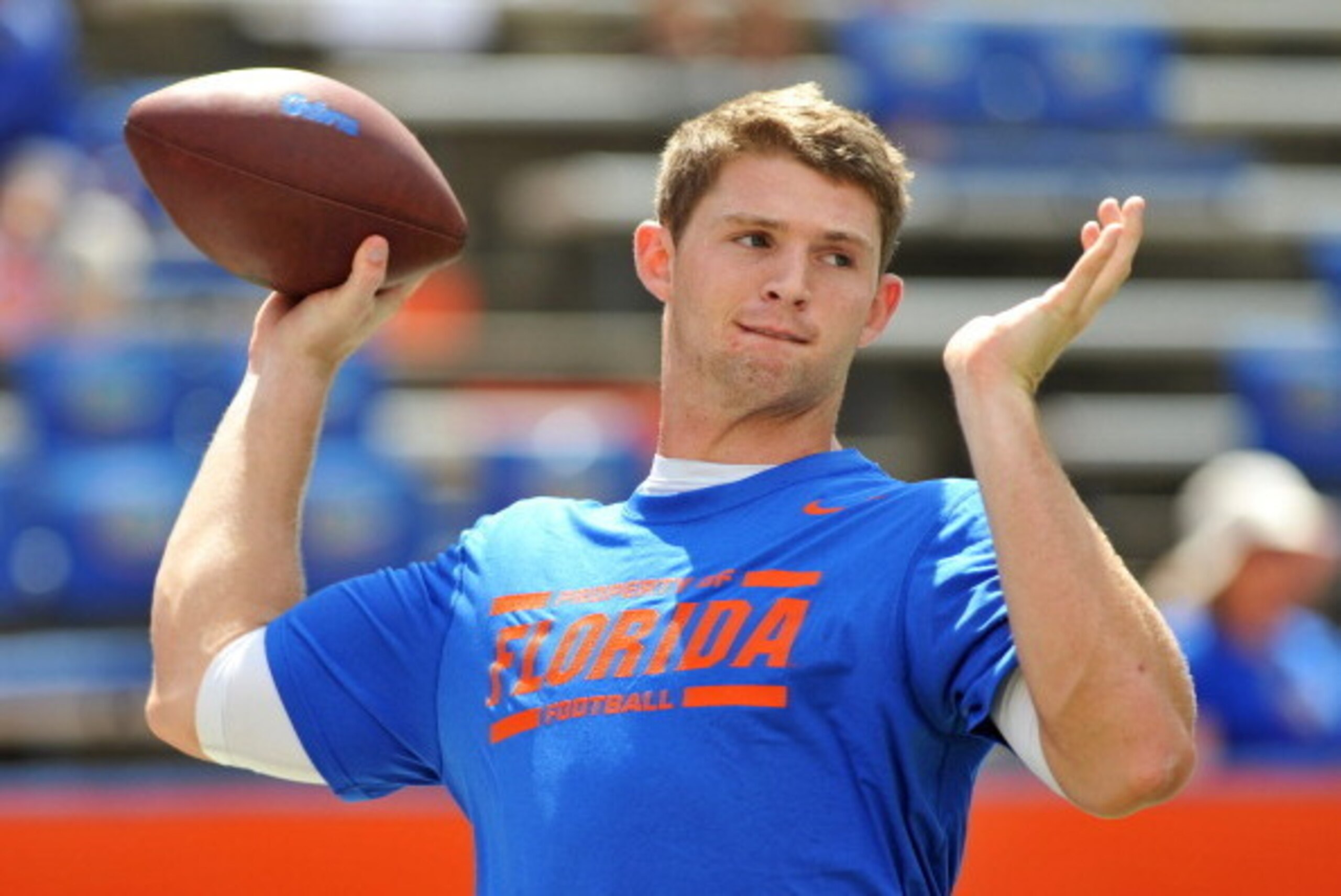 GAINESVILLE, FL - SEPTEMBER 21: Quarterback Jeff Driskel #6 of the Florida Gators warms up for play against the Tennessee Volunteers  September 21, 2013 at Ben Hill Griffin Stadium at Florida Field in Gainesville, Florida.  (Photo by Al Messerschmidt/Gett