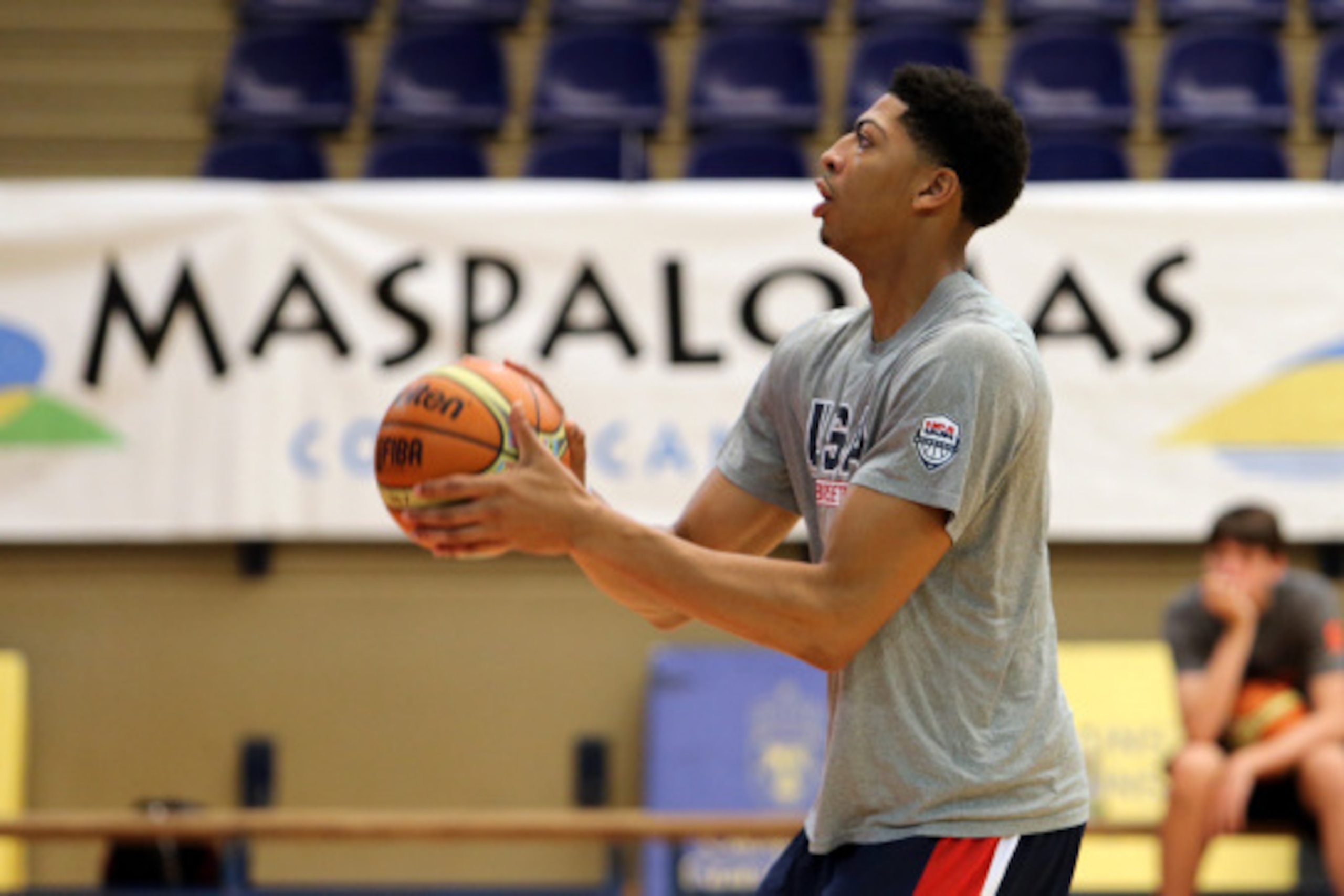 EL TABLERO, GRAN CANARIA, SPAIN - AUGUST 24: Anthony Davis #14 of the USA Basketball Men's National Team shoots the ball during practice on August 24, 2014 at Pabellon de El Tablero Practice Facility in El Tablero, Gran Canaria, Spain. NOTE TO USER: User EL TABLERO, GRAN CANARIA, SPAIN - AUGUST 24: Anthony Davis #14 of the USA Basketball Men's National Team shoots the ball during practice on August 24, 2014 at Pabellon de El Tablero Practice Facility in El Tablero, Gran Canaria, Spain. NOTE TO USER: User