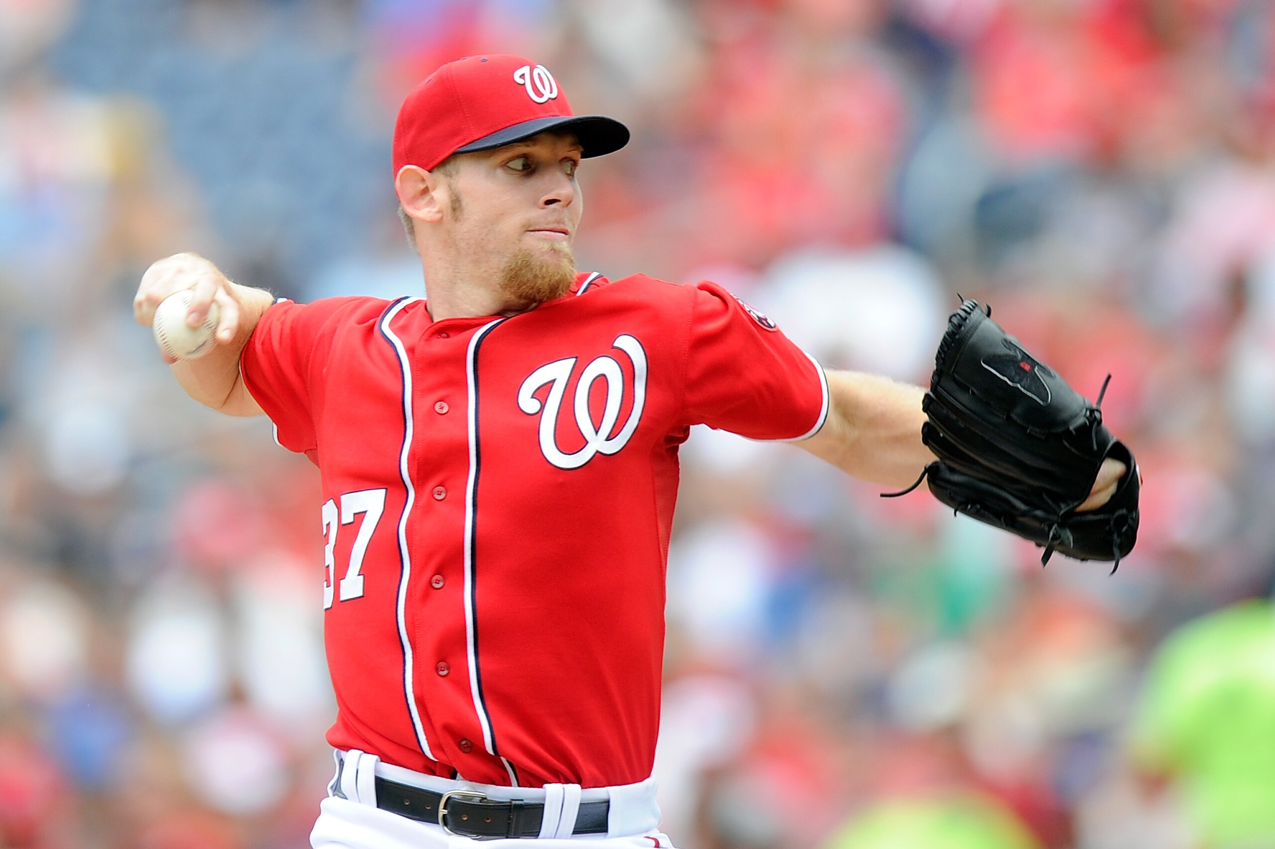 WASHINGTON, DC - AUGUST 24:  Stephen Strasburg #37 of the Washington Nationals pitches in the second inning against the San Francisco Giants at Nationals Park on August 24, 2014 in Washington, DC.  (Photo by Greg Fiume/Getty Images)