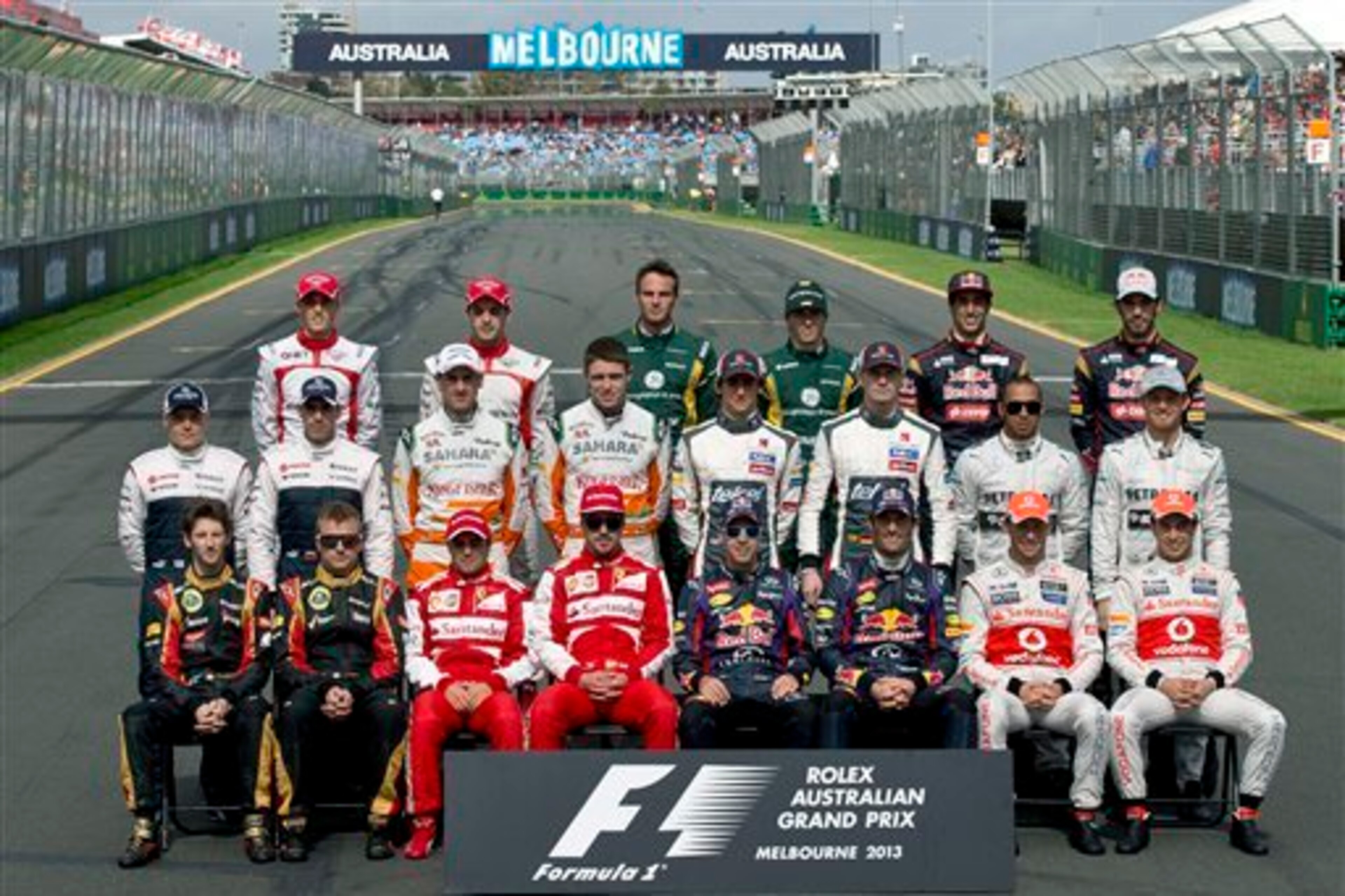 Bottas (middle row, far left) and Ricciardo (back row, second right).