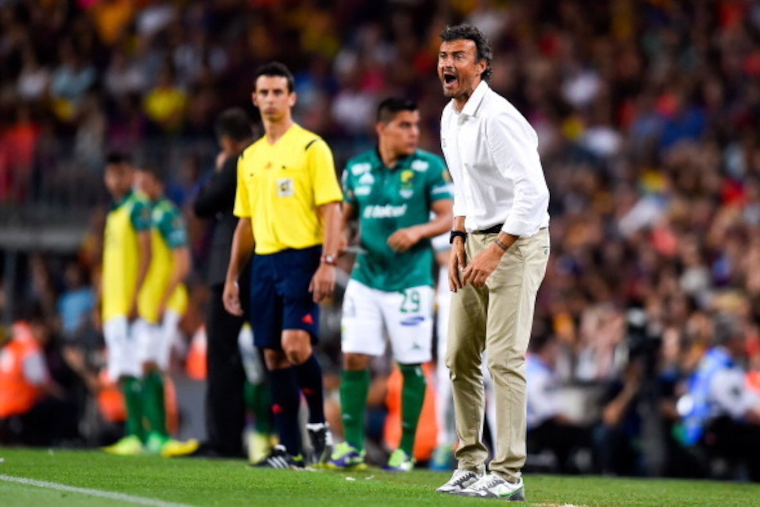 BARCELONA, SPAIN - AUGUST 18: Head coach Luis Enrique of FC Barcelona directs his players during the Joan Gamper Trophy match between FC Barcelona and Club Leon at Camp Nou on August 18, 2014 in Barcelona, Spain. (Photo by David Ramos/Getty Images) BARCELONA, SPAIN - AUGUST 18: Head coach Luis Enrique of FC Barcelona directs his players during the Joan Gamper Trophy match between FC Barcelona and Club Leon at Camp Nou on August 18, 2014 in Barcelona, Spain. (Photo by David Ramos/Getty Images)