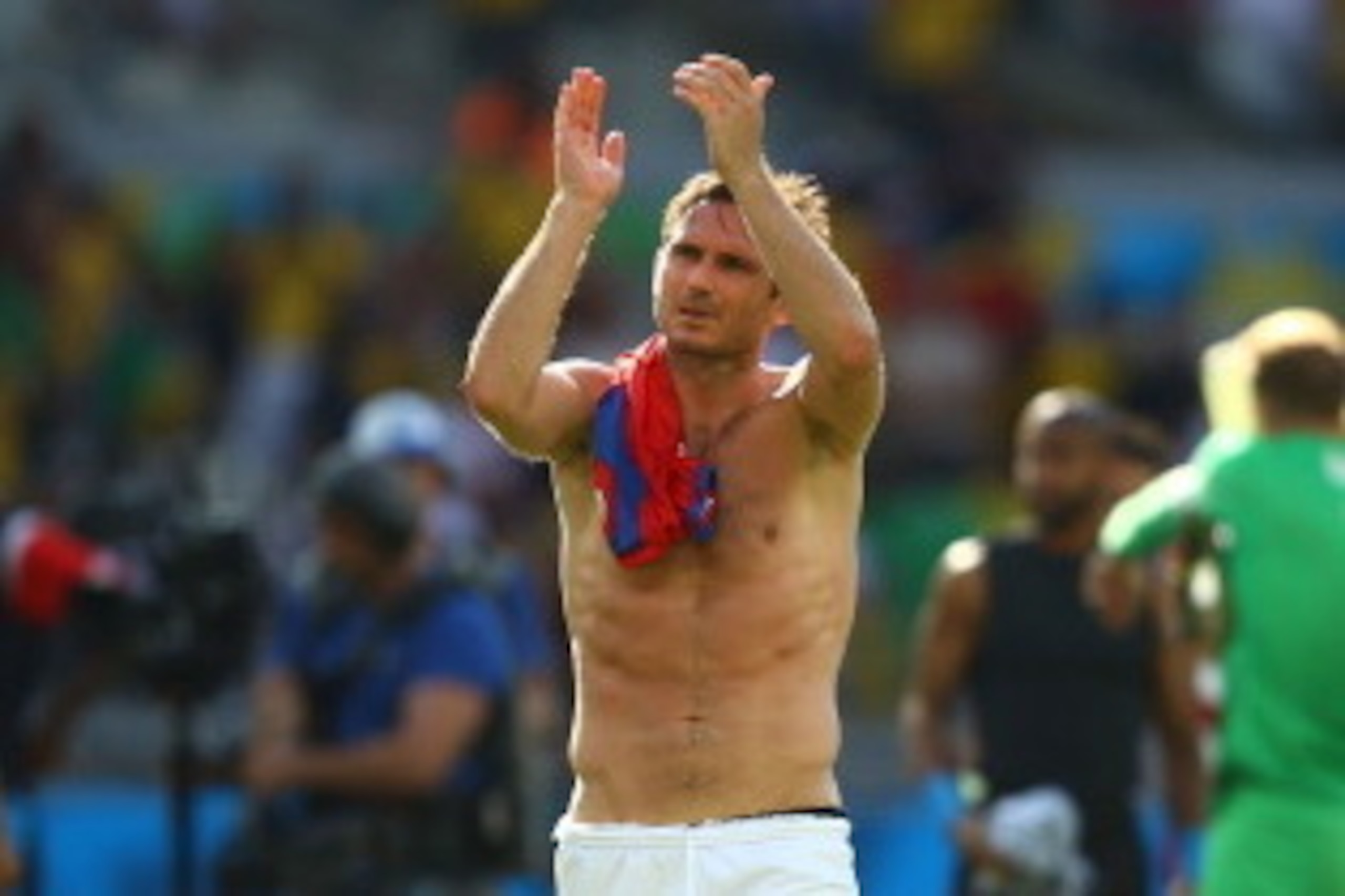 BELO HORIZONTE, BRAZIL - JUNE 24:  Frank Lampard of England acknowledges the fans after a 0-0 draw during the 2014 FIFA World Cup Brazil Group D match between Costa Rica and England at Estadio Mineirao on June 24, 2014 in Belo Horizonte, Brazil.  (Photo b