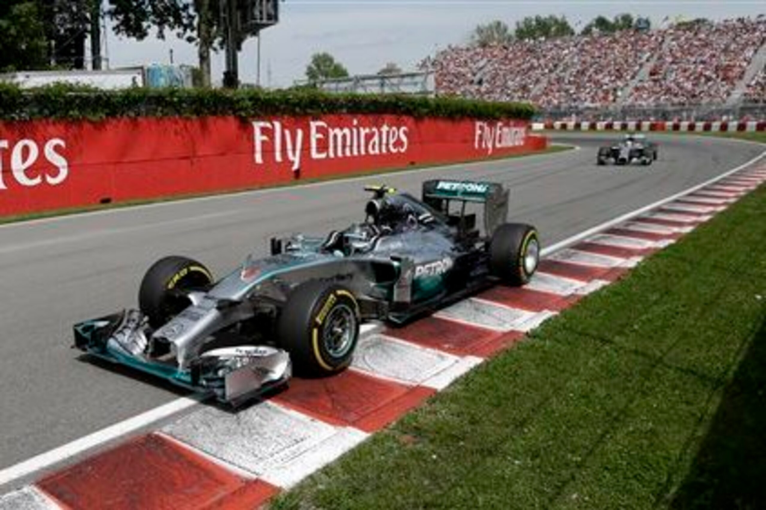 The two Silver Arrows leading the field in Canada, before their mechanical problems.