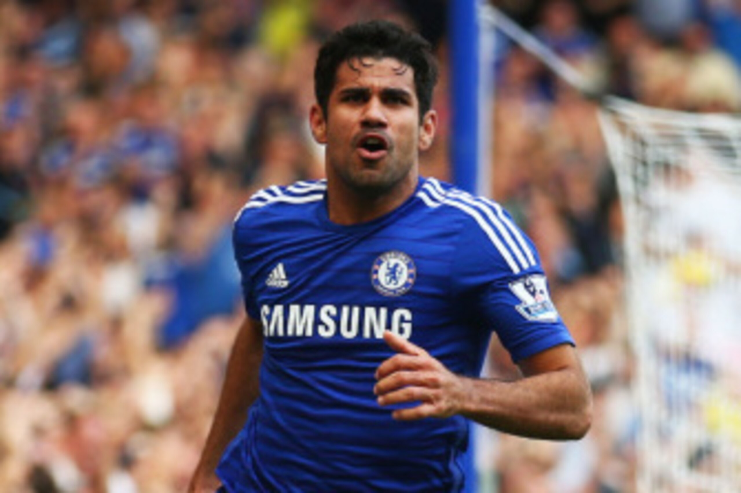 LONDON, ENGLAND - AUGUST 23:  Diego Costa of Chelsea celebrates as he scores their first goal during the Barclays Premier League match between Chelsea and Leicester City at Stamford Bridge on August 23, 2014 in London, England.  (Photo by Paul Gilham/Gett