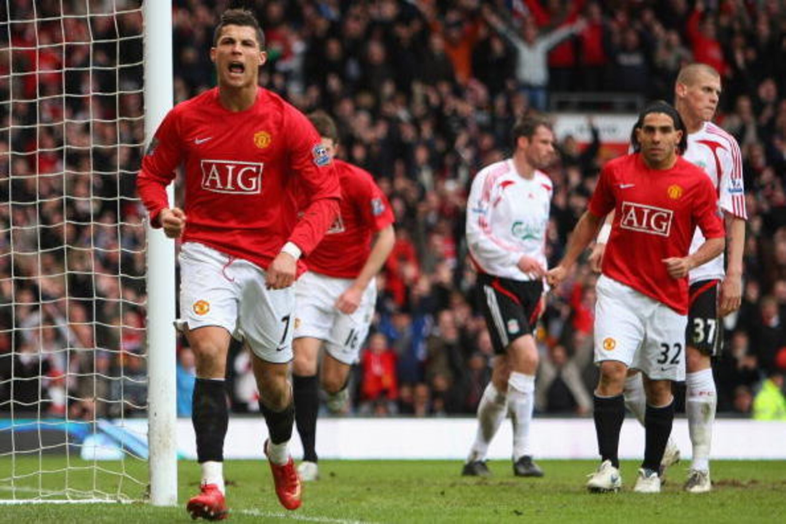 MANCHESTER, UNITED KINGDOM - MARCH 23:  Cristiano Ronaldo of Manchester United celebrates scoring his team's second goal during the Barclays Premier League match between Manchester United and Liverpool at Old Trafford on March 23, 2008 in Manchester, Engl