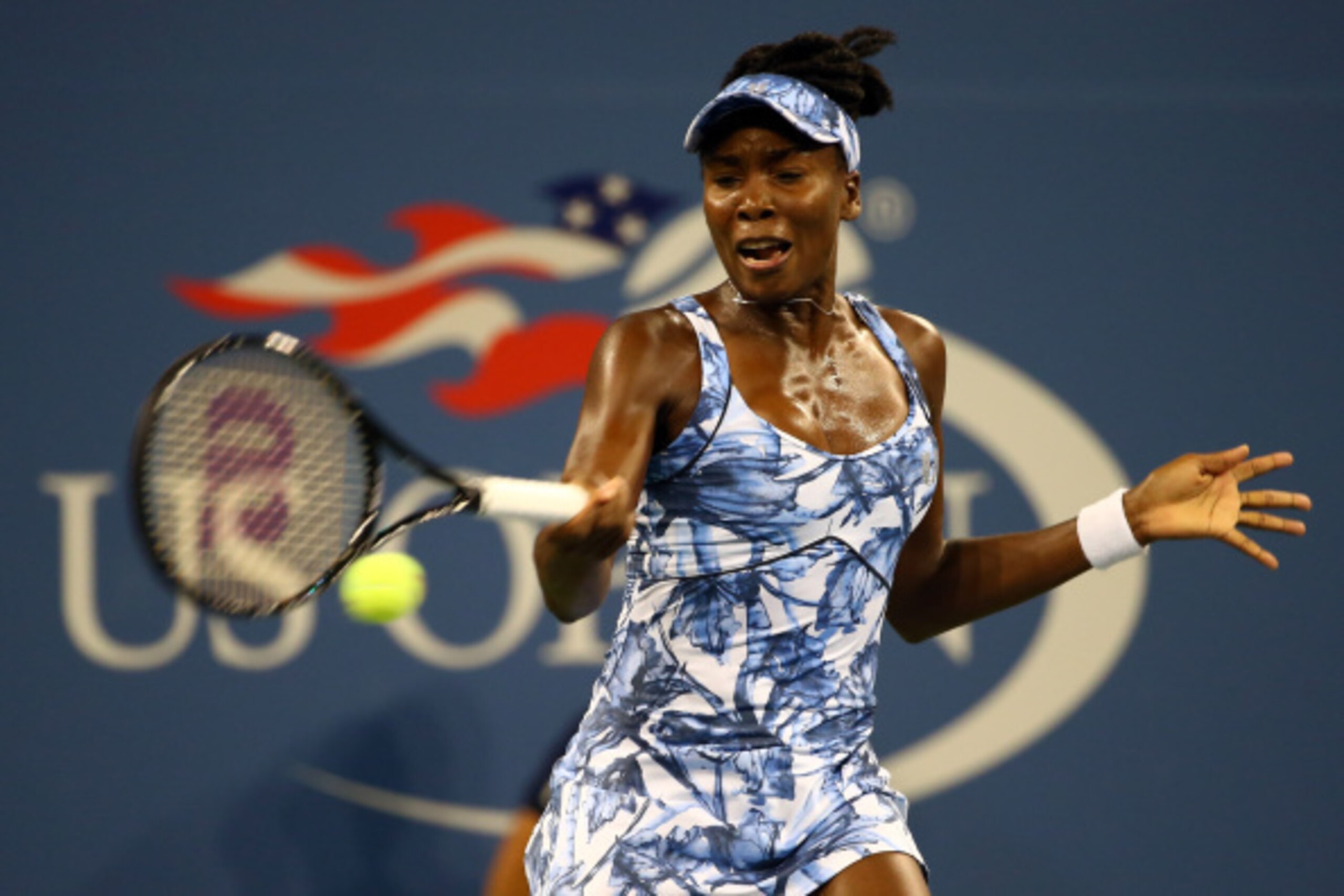 NEW YORK, NY - AUGUST 27: Venus Williams of the United States returns a shot against Timea Bacsinszky of Switzerland during their women's singles secound round match on Day Three of the 2014 US Open at the USTA Billie Jean King National Tennis Center on NEW YORK, NY - AUGUST 27: Venus Williams of the United States returns a shot against Timea Bacsinszky of Switzerland during their women's singles secound round match on Day Three of the 2014 US Open at the USTA Billie Jean King National Tennis Center on