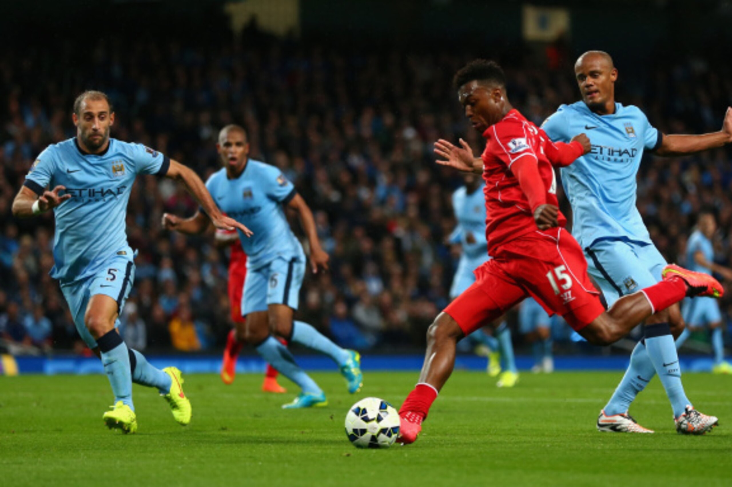 MANCHESTER, ENGLAND - AUGUST 25:  Daniel Sturridge of Liverpool shoots at goal during the Barclays Premier League match between Manchester City and Liverpool at the Etihad Stadium on August 25, 2014 in Manchester, England.  (Photo by Clive Brunskill/Getty