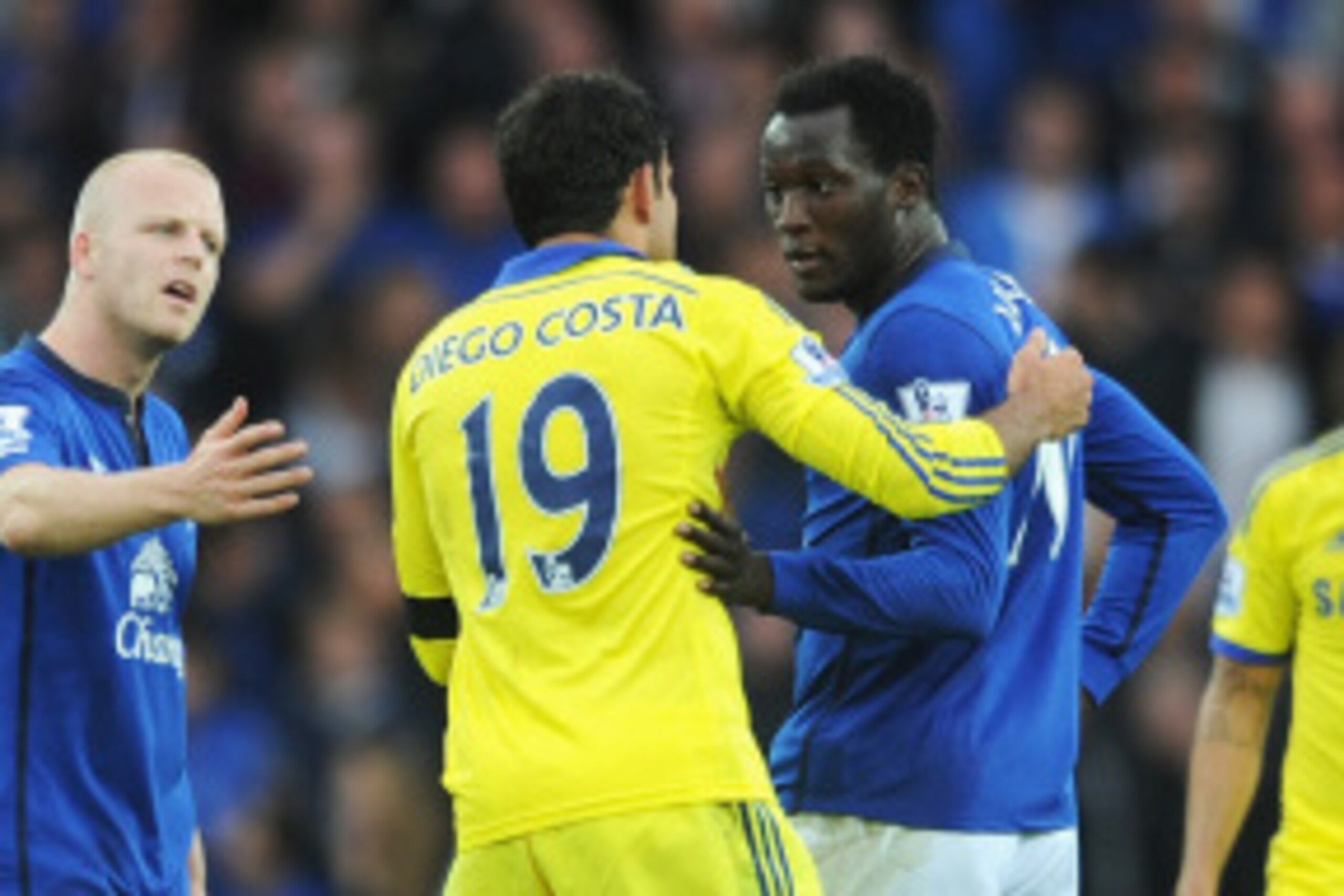 LIVERPOOL, ENGLAND - AUGUST 30:  Diego Costa of Chelsea exchanges words with Romelu Lukaku of Everton during the Barclays Premier League match between Everton and Chelsea at Goodison Park on August 30, 2014 in Liverpool, England.  (Photo by Chris Brunskil