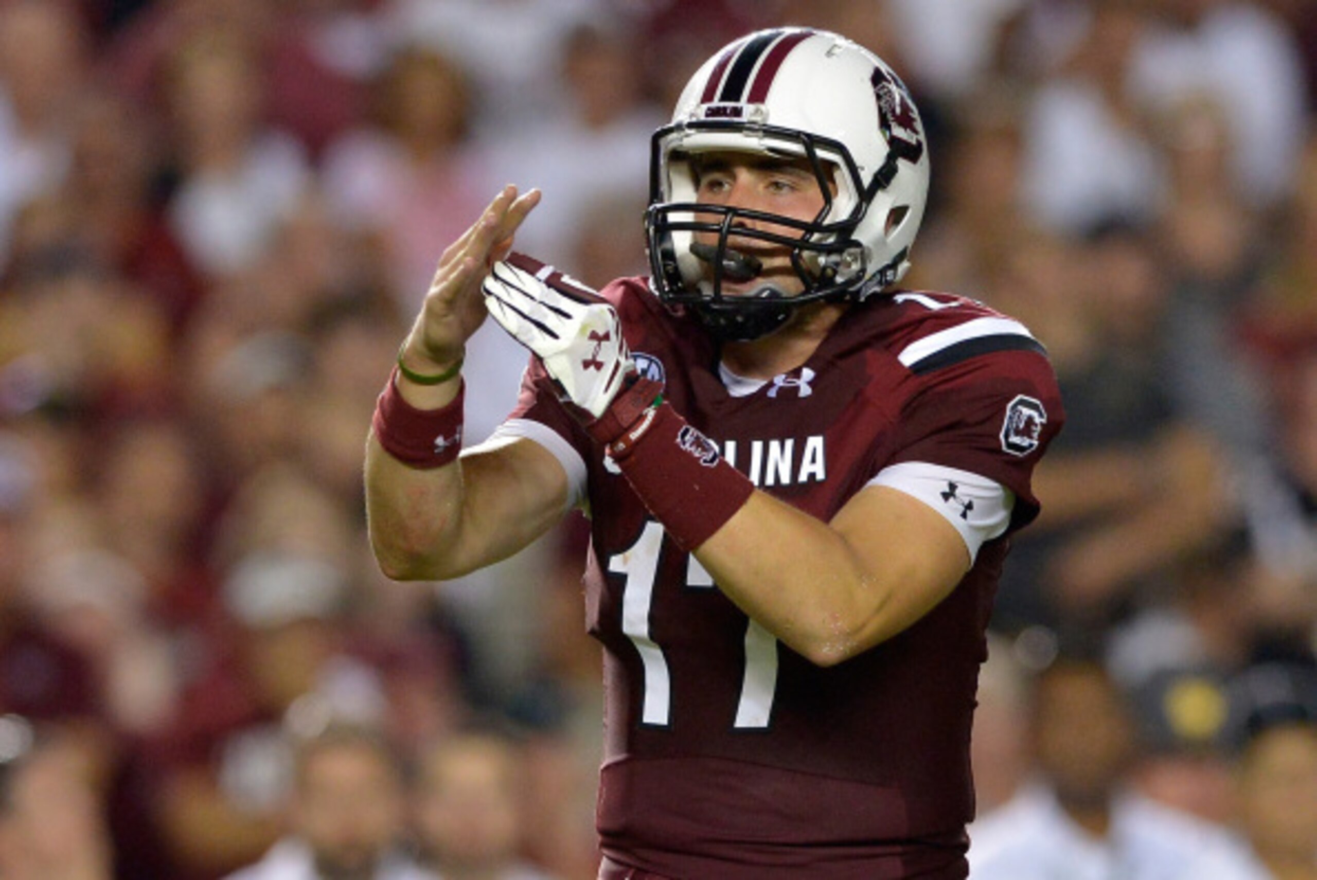 COLUMBIA, SC - AUGUST 28:  Dylan Thompson #17 of the South Carolina Gamecocks calls for a timeout during their game against the Texas A&M Aggies at Williams-Brice Stadium on August 28, 2014 in Columbia, South Carolina. Texas A&M won 52-28.  (Photo by Gran