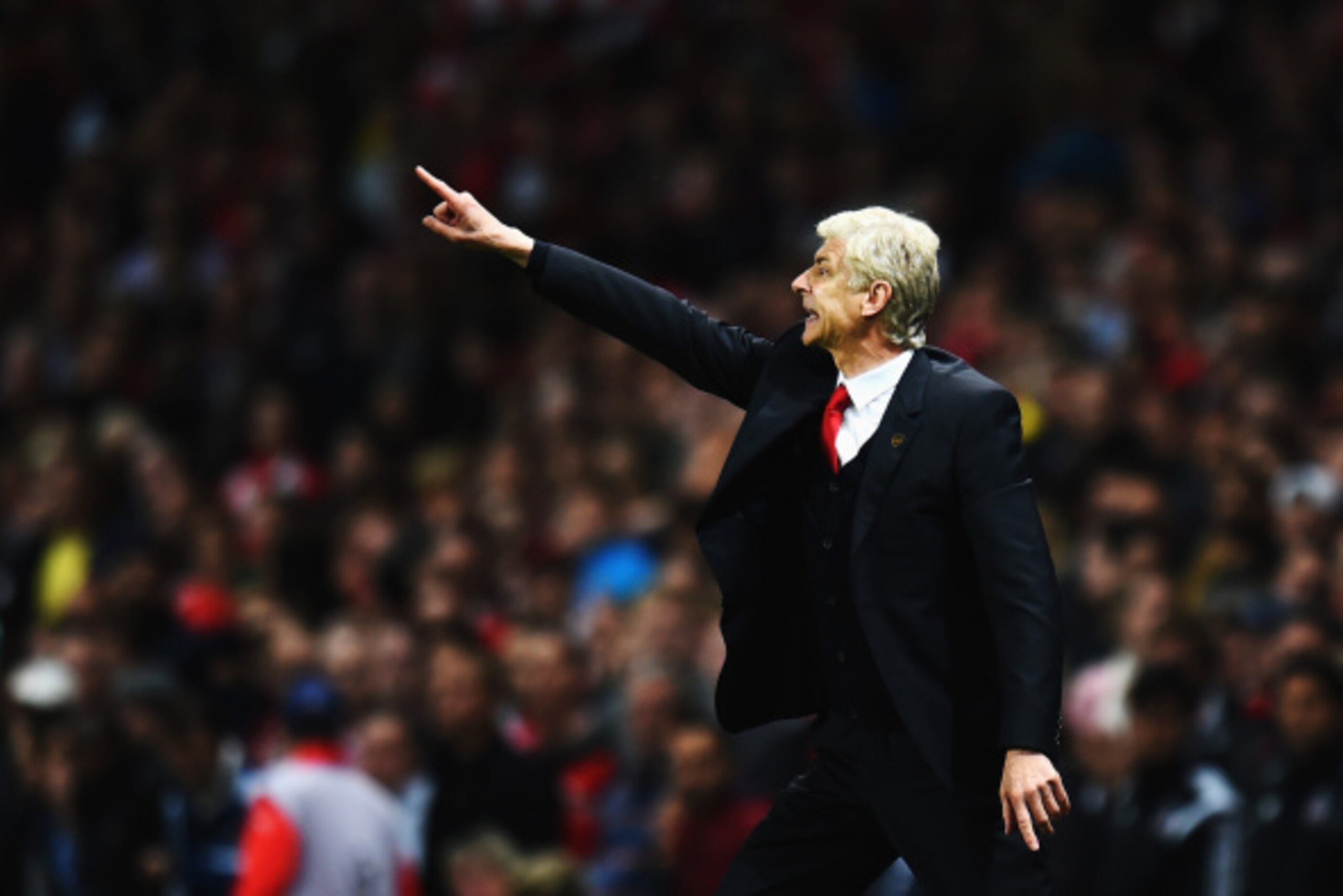LONDON, ENGLAND - AUGUST 27:  Arsene Wenger, manager of Arsenal reacts on the touchline during the UEFA Champions League Qualifier 2nd leg match between Arsenal and Besiktas at the Emirates Stadium on August 27, 2014 in London, United Kingdom.  (Photo by 