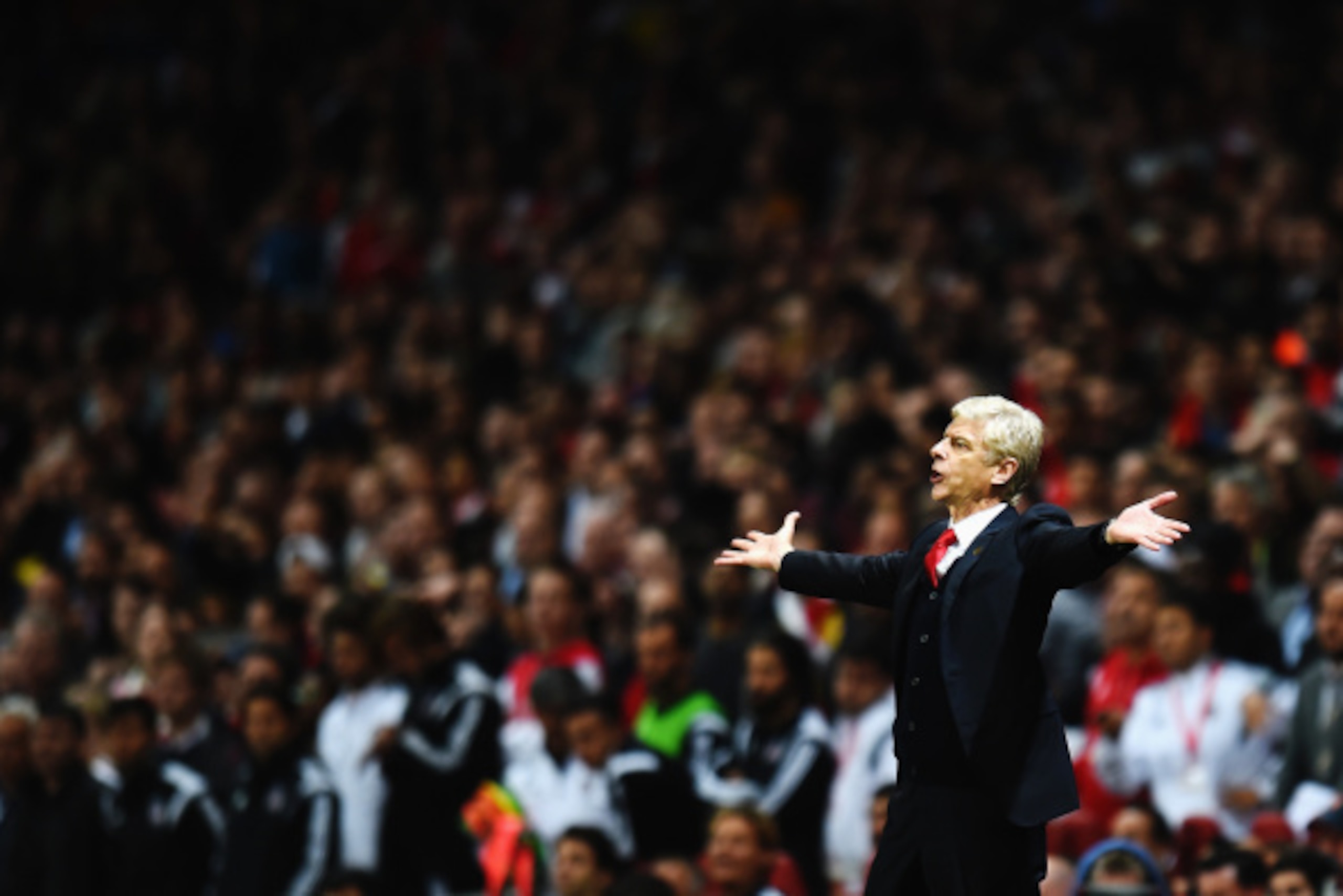 LONDON, ENGLAND - AUGUST 27:  Arsene Wenger, manager of Arsenal reacts on the touchline during the UEFA Champions League Qualifier 2nd leg match between Arsenal and Besiktas at the Emirates Stadium on August 27, 2014 in London, United Kingdom.  (Photo by 