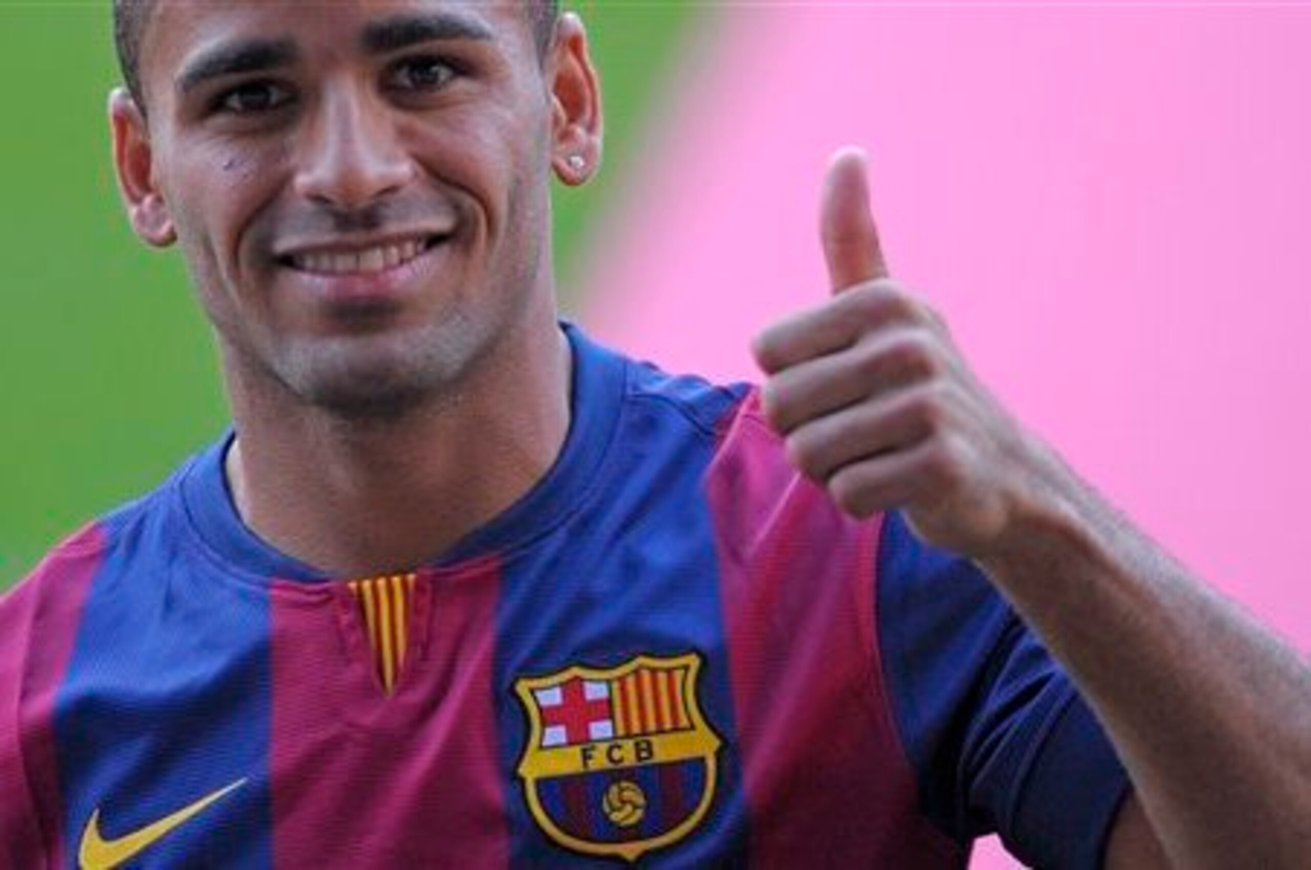 Douglas wants to emulate Alves.