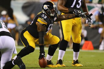 PHILADELPHIA, PA - AUGUST 21:  Maurkice Pouncey #53 of the Pittsburgh Steelers  in action against the Philadelphia Eagles during their Pre Season game at Lincoln Financial Field on August 21, 2014 in Philadelphia, Pennsylvania.  (Photo by Al Bello/Getty I