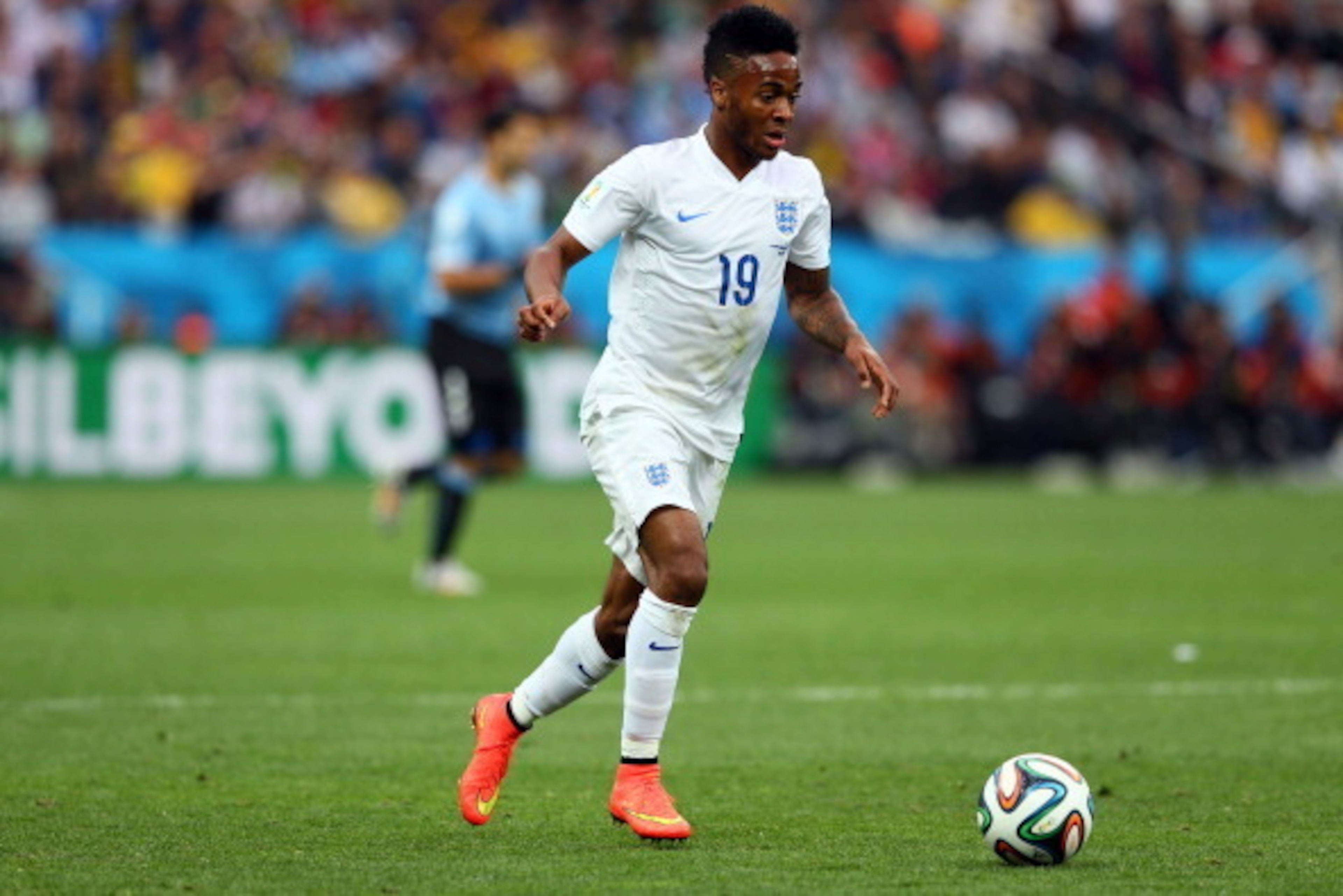 SAO PAULO, BRAZIL - JUNE 19:  Raheem Sterling of England controls the ball during the 2014 FIFA World Cup Brazil Group D match between Uruguay and England at Arena de Sao Paulo on June 19, 2014 in Sao Paulo, Brazil.  (Photo by Kevin C. Cox/Getty Images)
