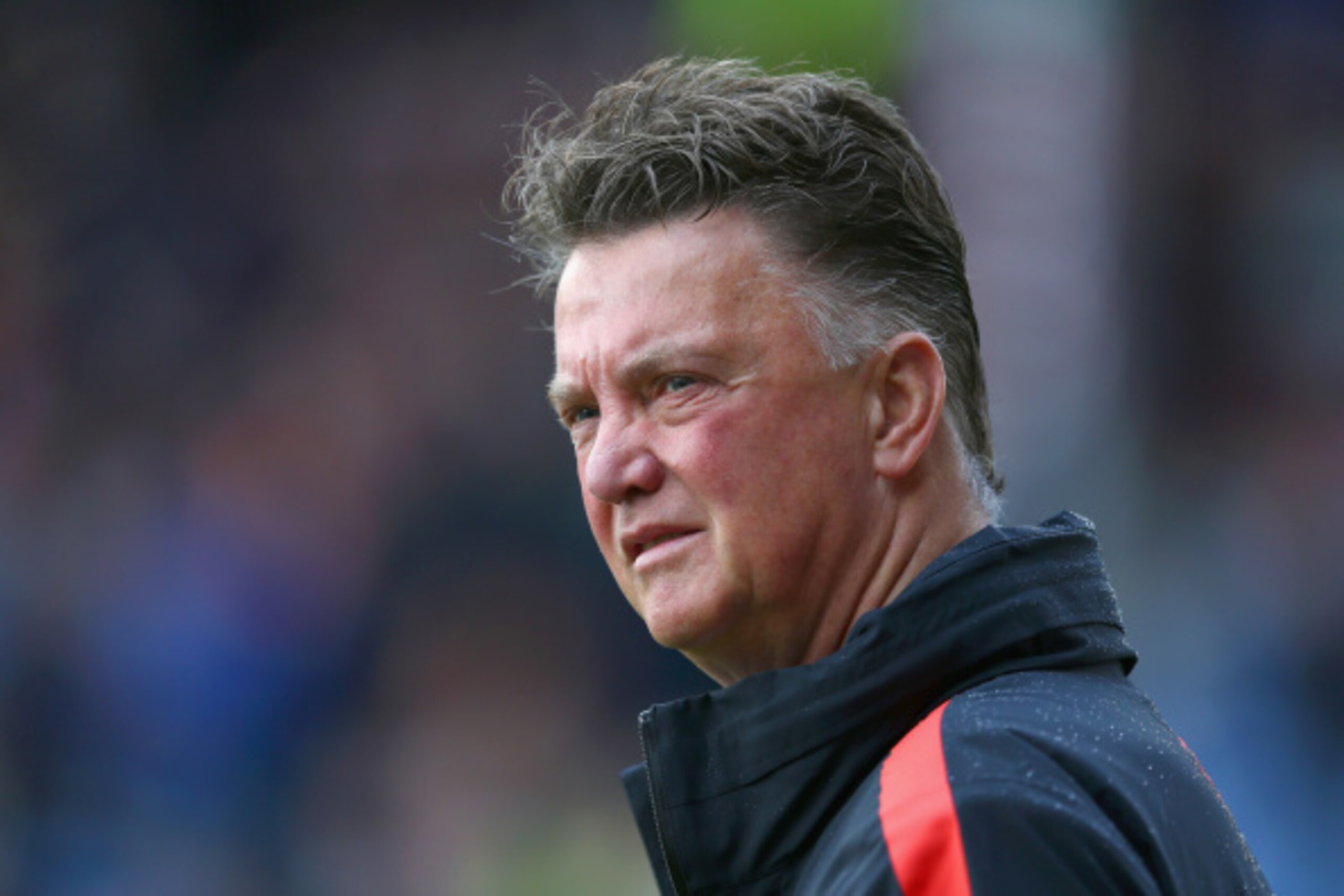 BURNLEY, ENGLAND - AUGUST 30:  Manager Louis van Gaal of Manchester United looks on during the Barclays Premier League match between Burnley and Manchester United at Turf Moor on August 30, 2014 in Burnley, England.  (Photo by Clive Brunskill/Getty Images