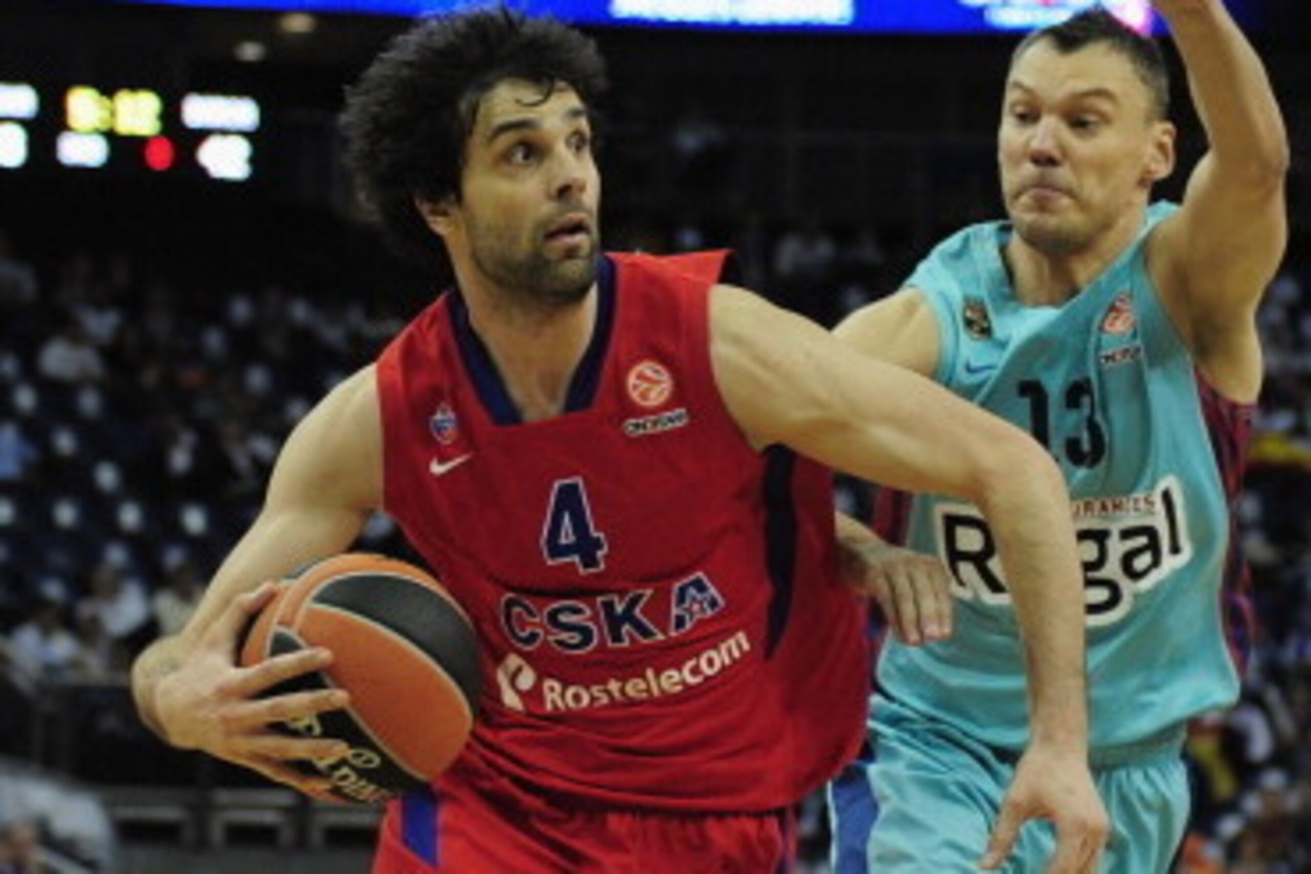 LONDON, ENGLAND - MAY 12:  Milos Teodosic of CSKA Moscow tussles with Sarunas Jasikevicius of FC Barcelona Regal during the Turkish Airlines EuroLeague Final Four third place match between FC Barcelona Regal and CSKA Moscow at the O2 Arena on May 12, 2013