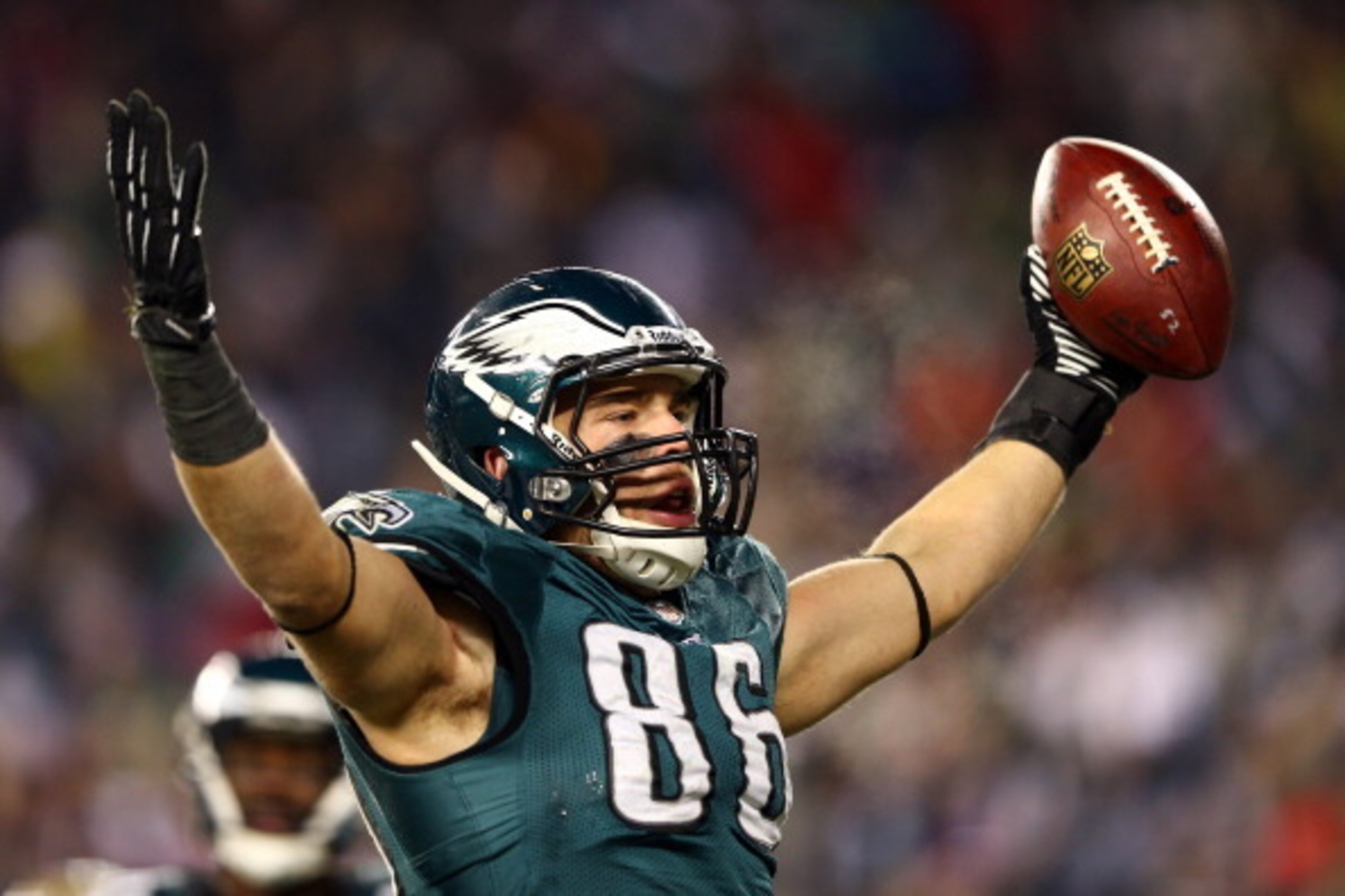PHILADELPHIA, PA - JANUARY 04:  Zach Ertz #86 of the Philadelphia Eagles celebrates after scoring a 3 yard touchdown pass from Nick Foles #9 in the fourth quarter against the New Orleans Saints to take the lead 24-23 during their NFC Wild Card Playoff gam