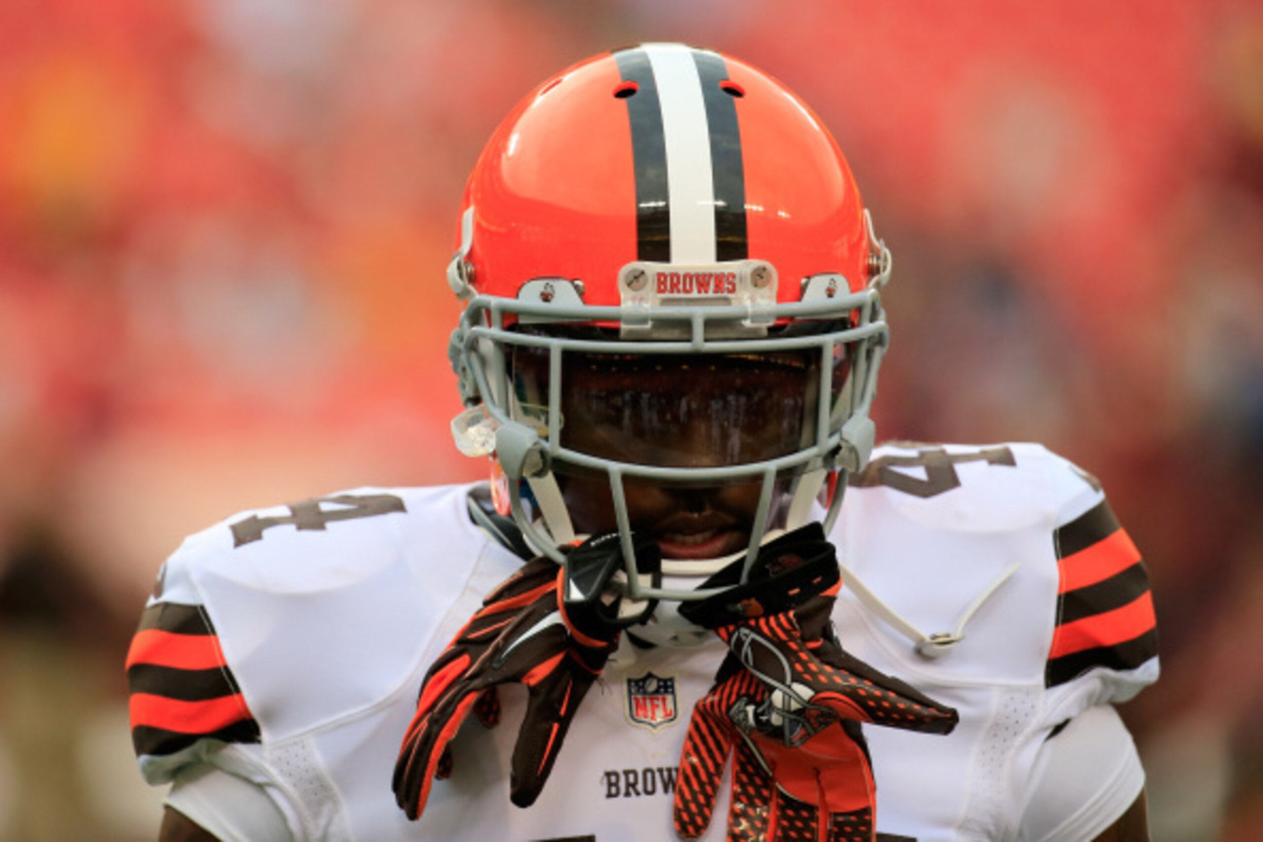 LANDOVER, MD - AUGUST 18: Running back Ben Tate #44 of the Cleveland Browns warms up before a preseason game at FedExField on August 18, 2014 in Landover, Maryland.  (Photo by Rob Carr/Getty Images)