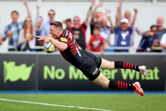 BARNET, ENGLAND - MAY 17:  Chris Ashton of Saracens breaks away to score a try during the Aviva Premiership Semi Final match between Saracens and Harlequins at Allianz Park on May 17, 2014 in Barnet, England.  (Photo by Clive Rose/Getty Images)