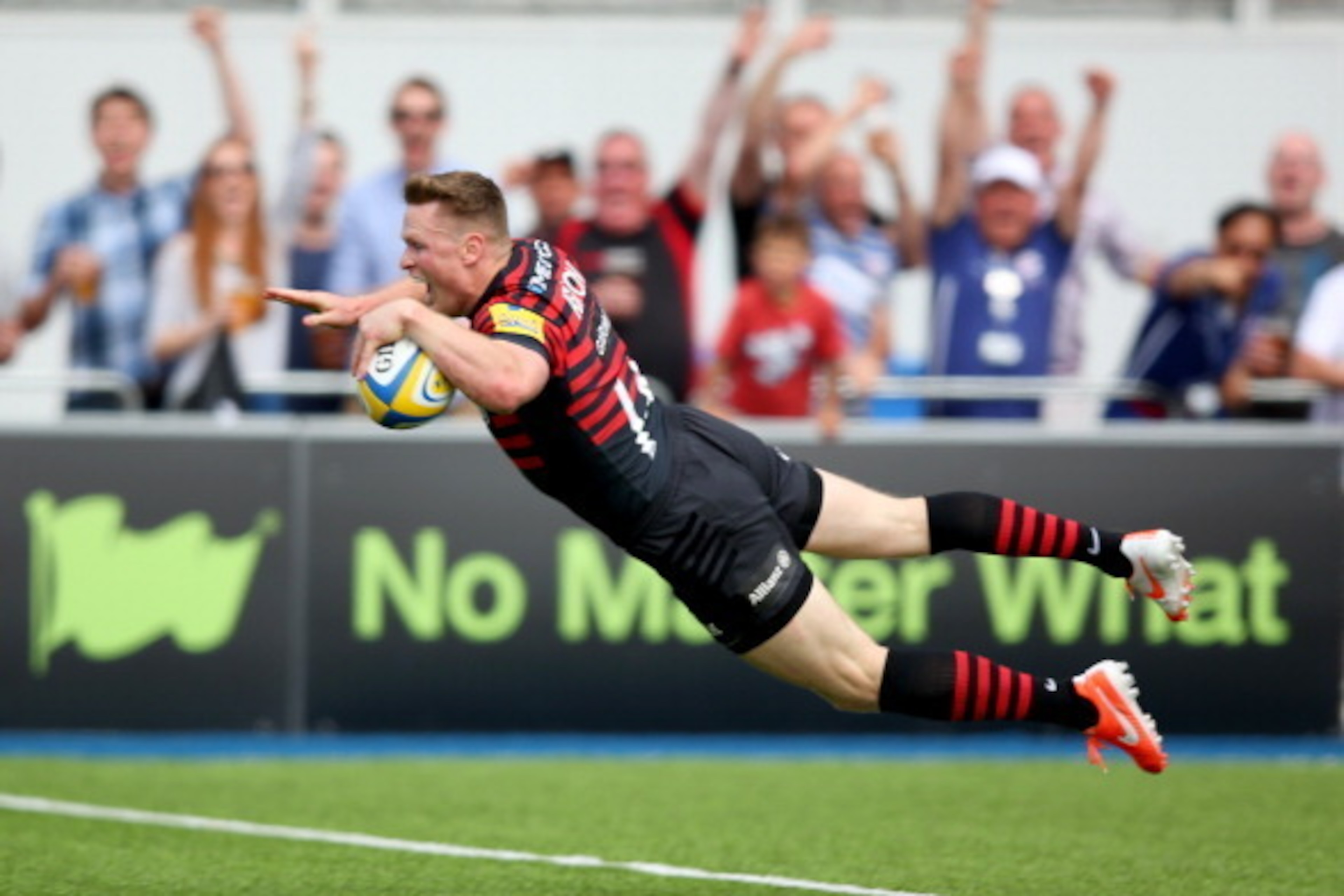 BARNET, ENGLAND - MAY 17:  Chris Ashton of Saracens breaks away to score a try during the Aviva Premiership Semi Final match between Saracens and Harlequins at Allianz Park on May 17, 2014 in Barnet, England.  (Photo by Clive Rose/Getty Images)