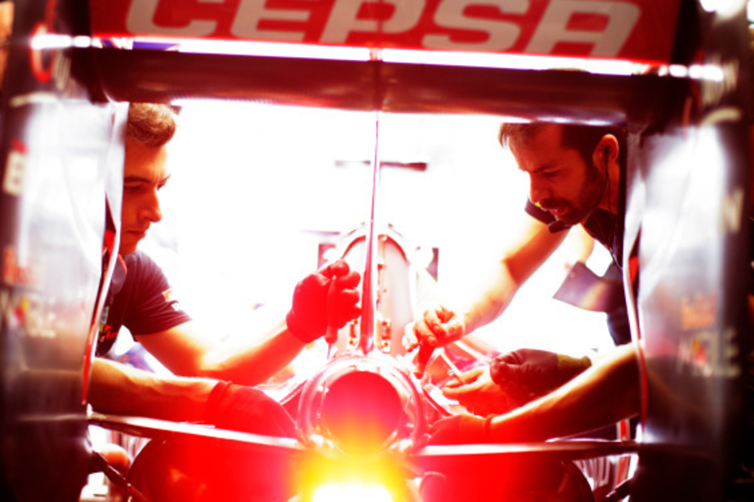 MONZA, ITALY - SEPTEMBER 05: Toro Rosso pit crew in action during Practice ahead of the F1 Grand Prix of Italy at Autodromo di Monza on September 5, 2014 in Monza, Italy. (Photo by Adam Pretty/Getty Images) MONZA, ITALY - SEPTEMBER 05: Toro Rosso pit crew in action during Practice ahead of the F1 Grand Prix of Italy at Autodromo di Monza on September 5, 2014 in Monza, Italy. (Photo by Adam Pretty/Getty Images)