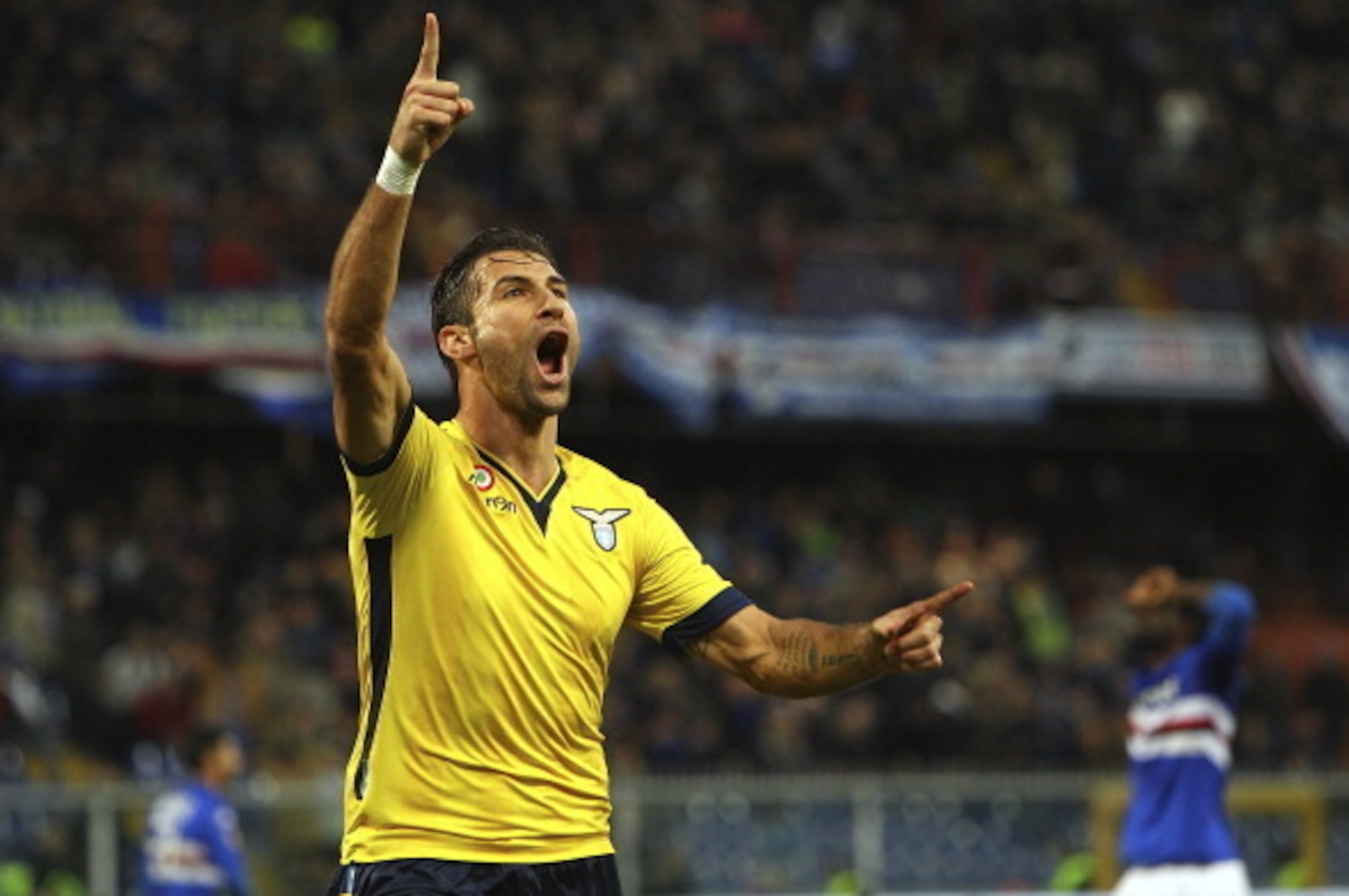 GENOA, ITALY - NOVEMBER 24:  Lorik Cana of SS Lazio celebrates his goal (1:1)during the Serie A match between UC Sampdoria and SS Lazio at Stadio Luigi Ferraris on November 24, 2013 in Genoa, Italy.  (Photo by Marco Luzzani/Getty Images)